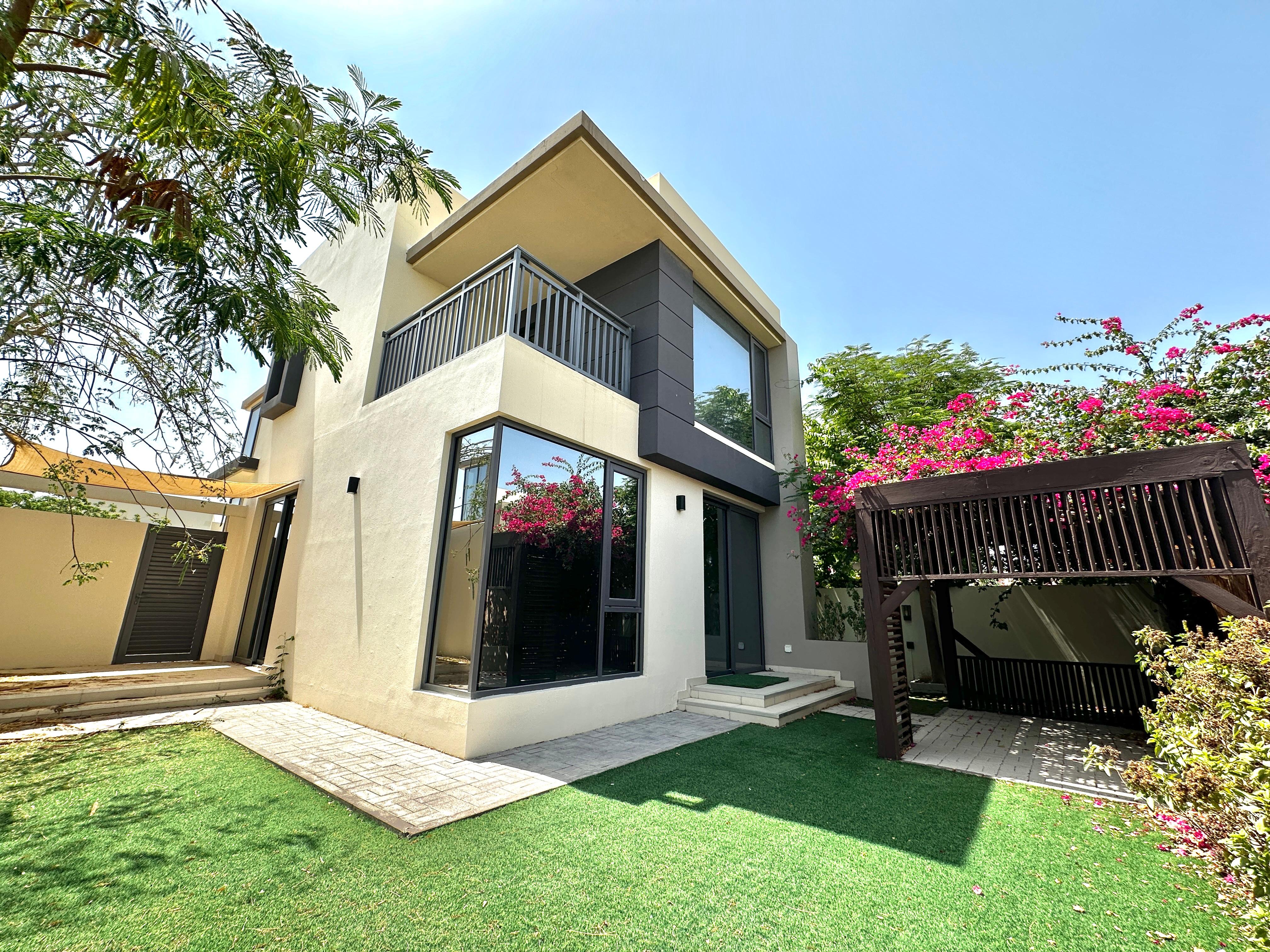 Landscaped  |  Ready to Move In  |  Corner Unit