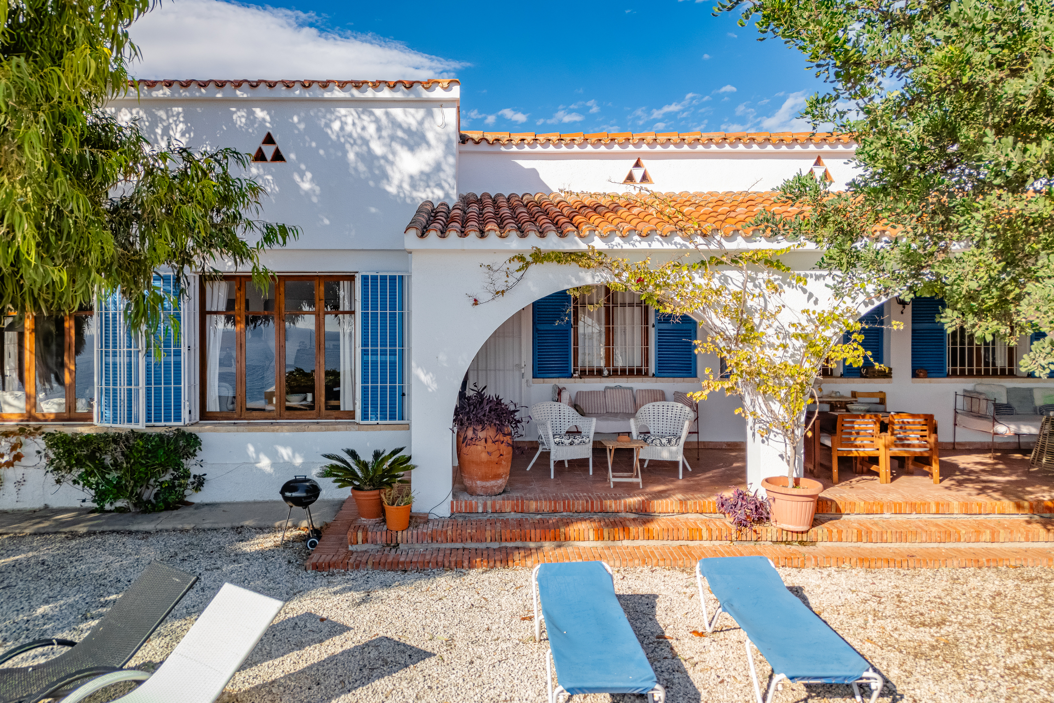 House on the second line with sea views in Calpe