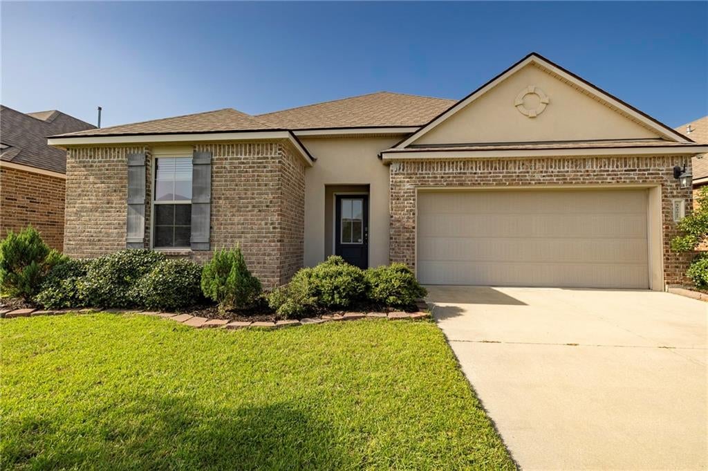 Spacious 4-Bedroom Retreat Near New Orleans