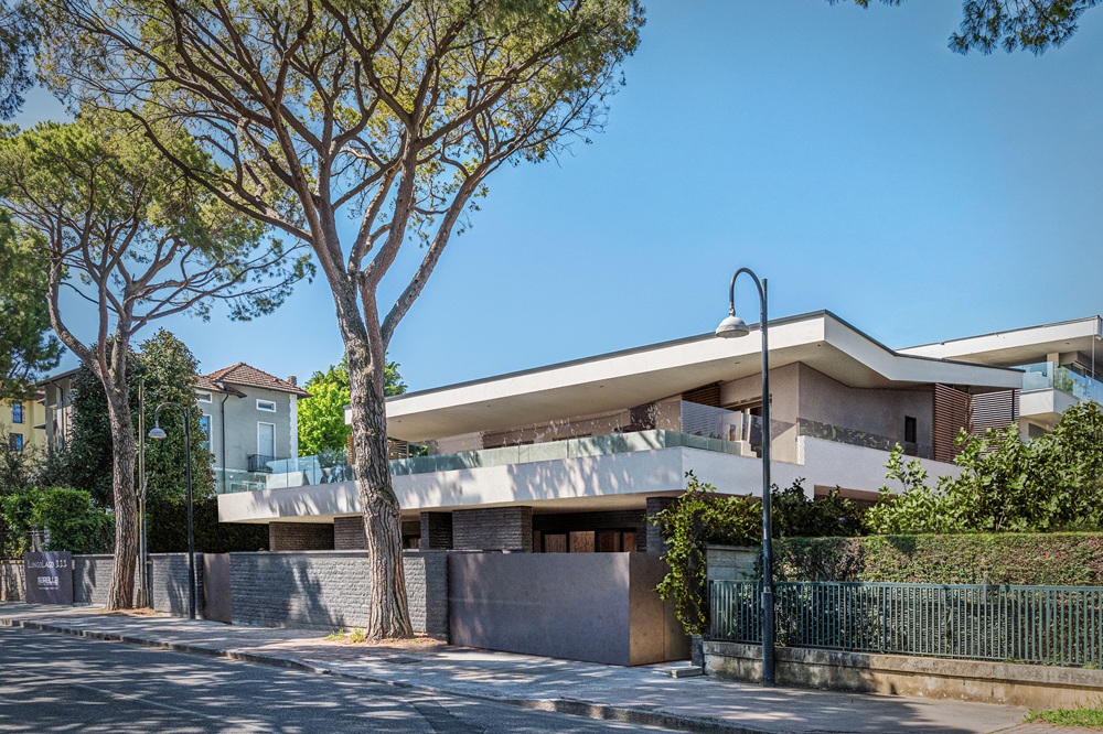 Nuovissima villa moderna sul lungolago di Desenzano
