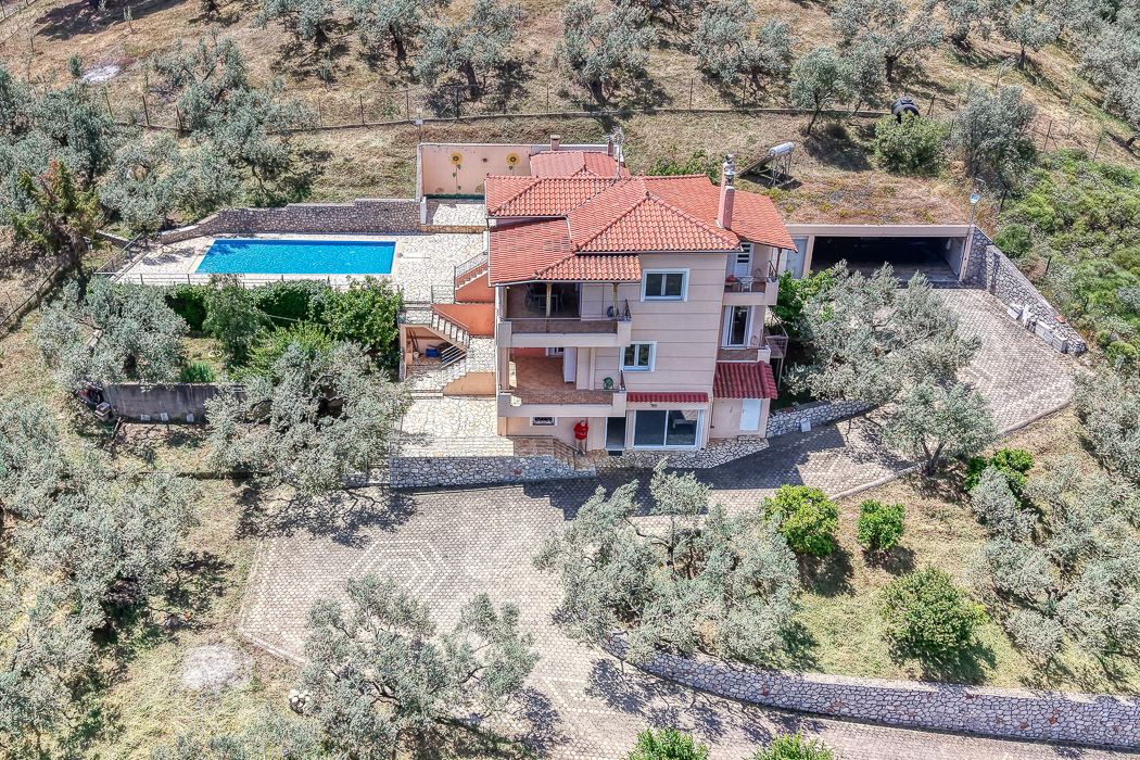 Luxushaus mit Pool in Nea Epidaurus