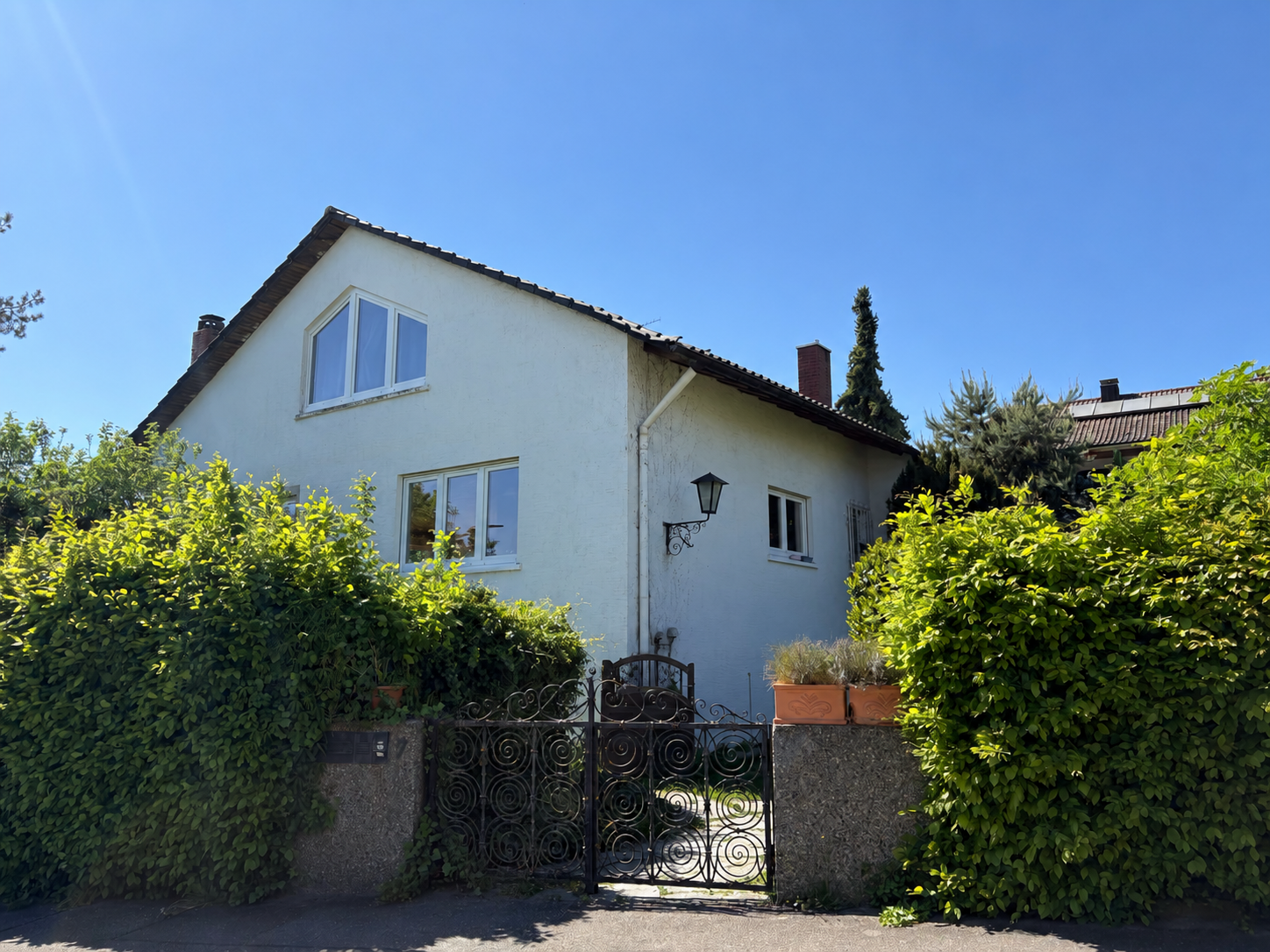 Einfamilienhaus mit ELW auf der Lindenhöhe - viel Potenzial auf einem großen Grundstück