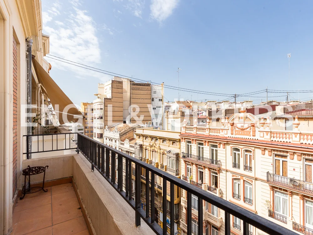 Bright property in the heart of "El Ensanche"