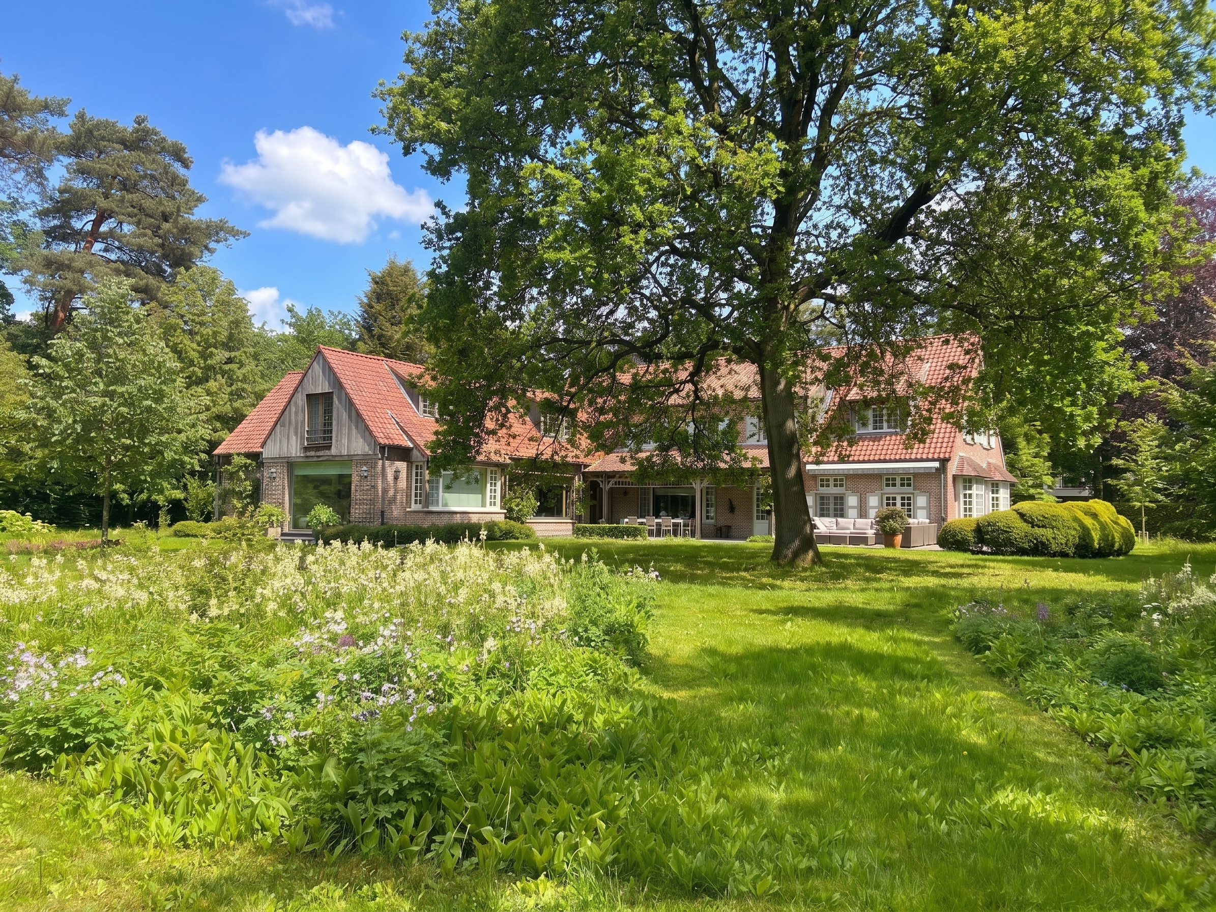 Exceptional villa on a park estate with absolute privacy in Brasschaat!