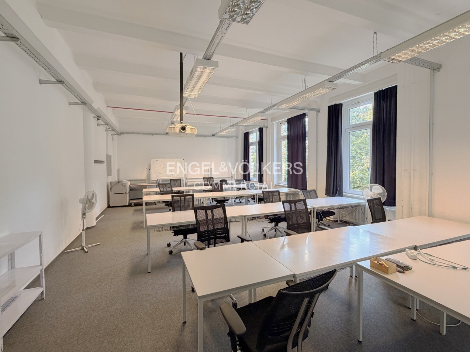 Helle Büro- und Schulungsfläche im Winsviertel