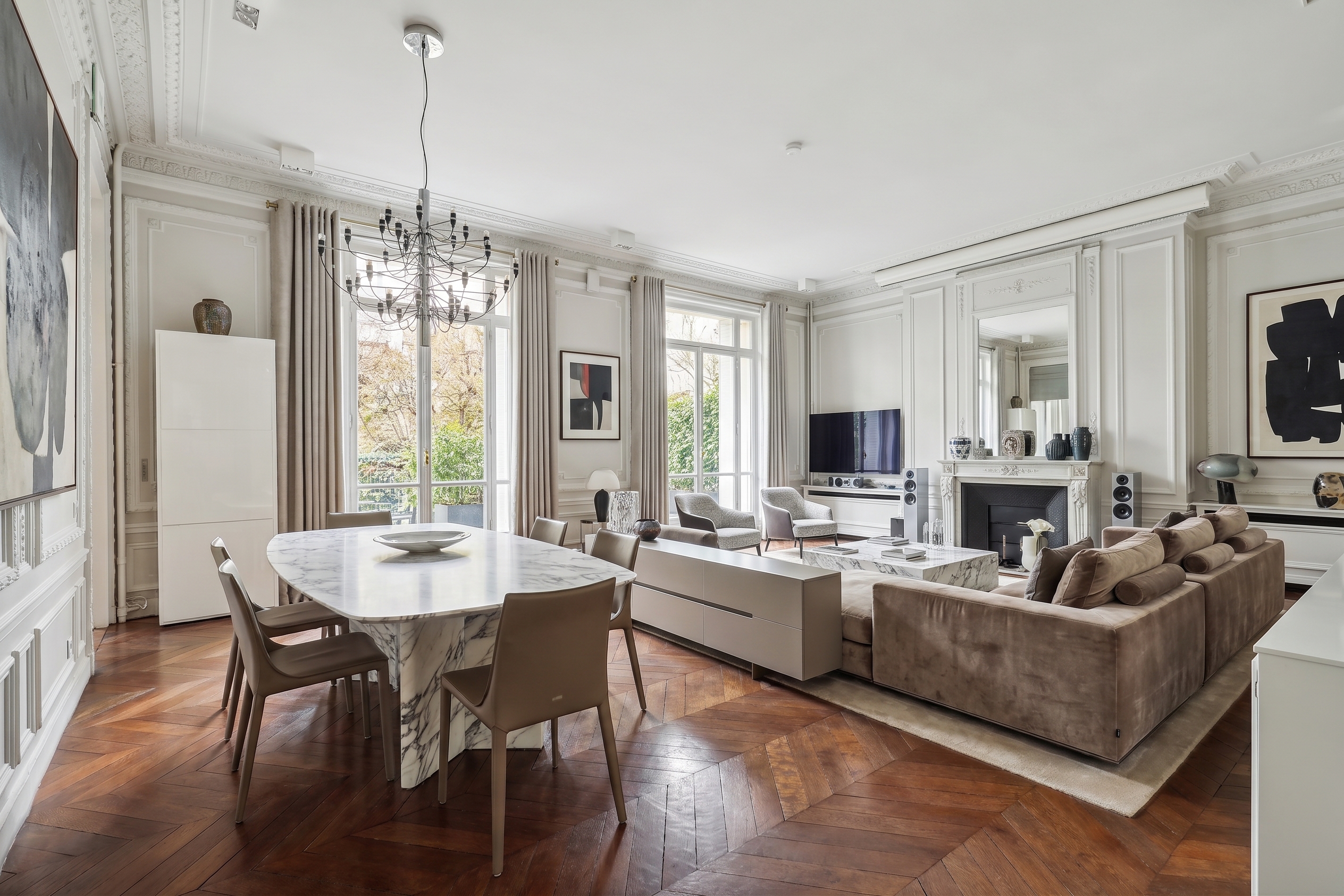 Élégance haussmannienne et jardin d’exception au cœur du 8ᵉ arrondissement