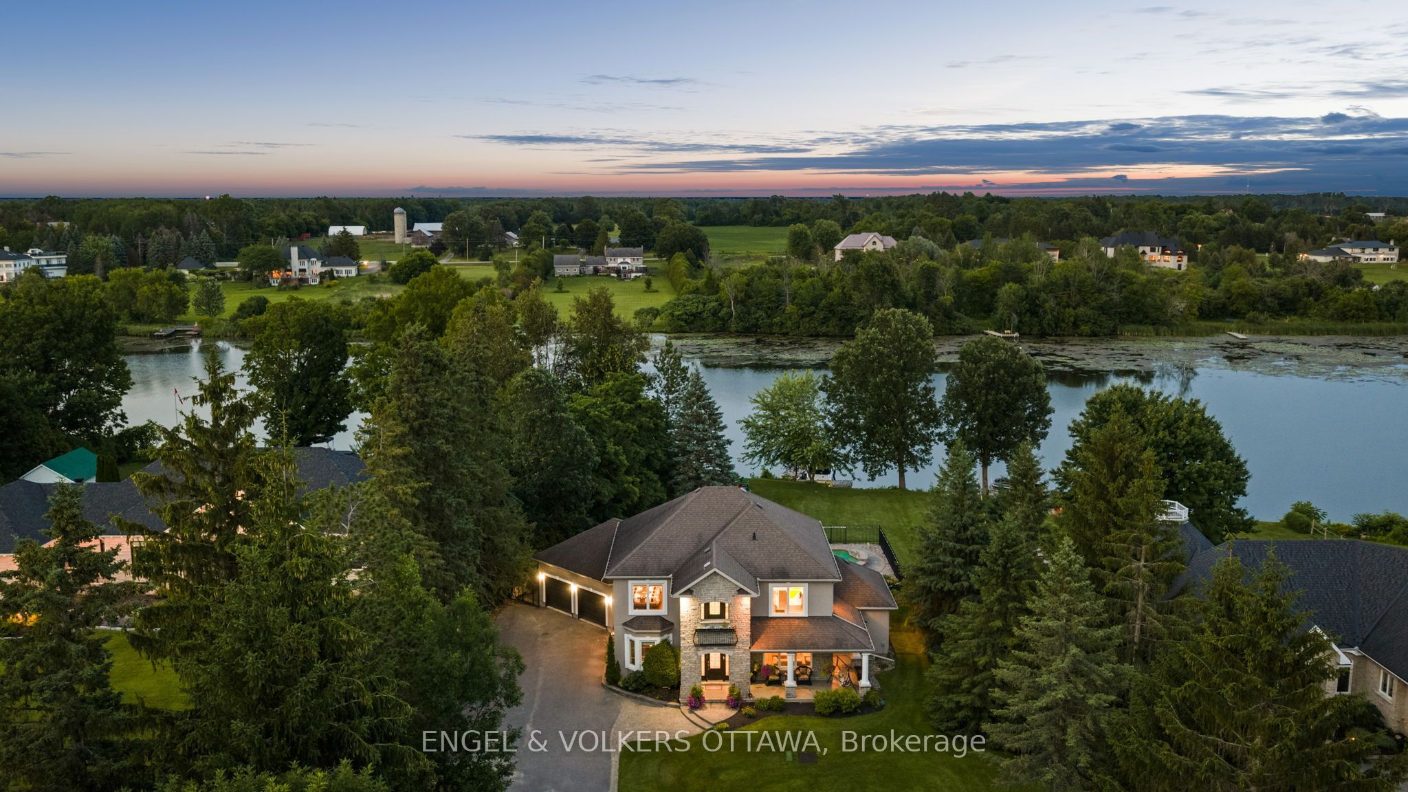 Gorgeous Waterfront Home in Manotick