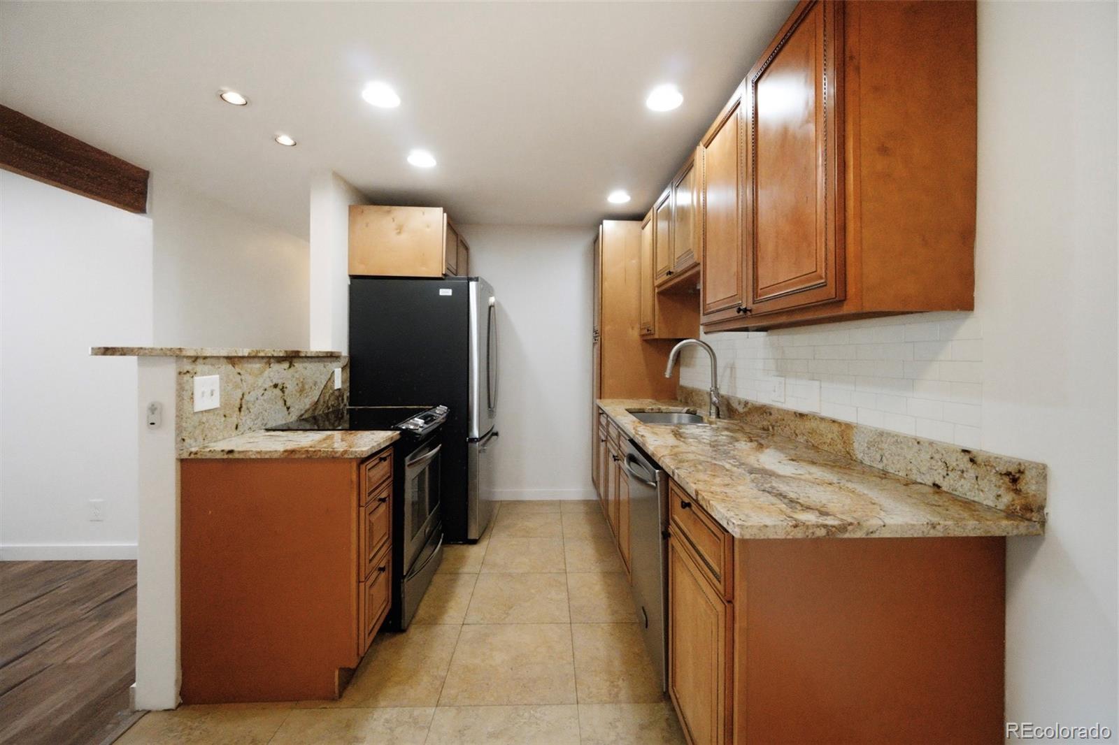 Sunridge Condo: Modern Living Near Eagle River