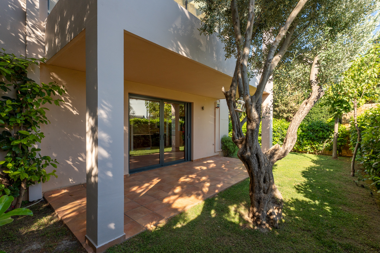 Elegant 143 sq.m. duplex apartment with private garden