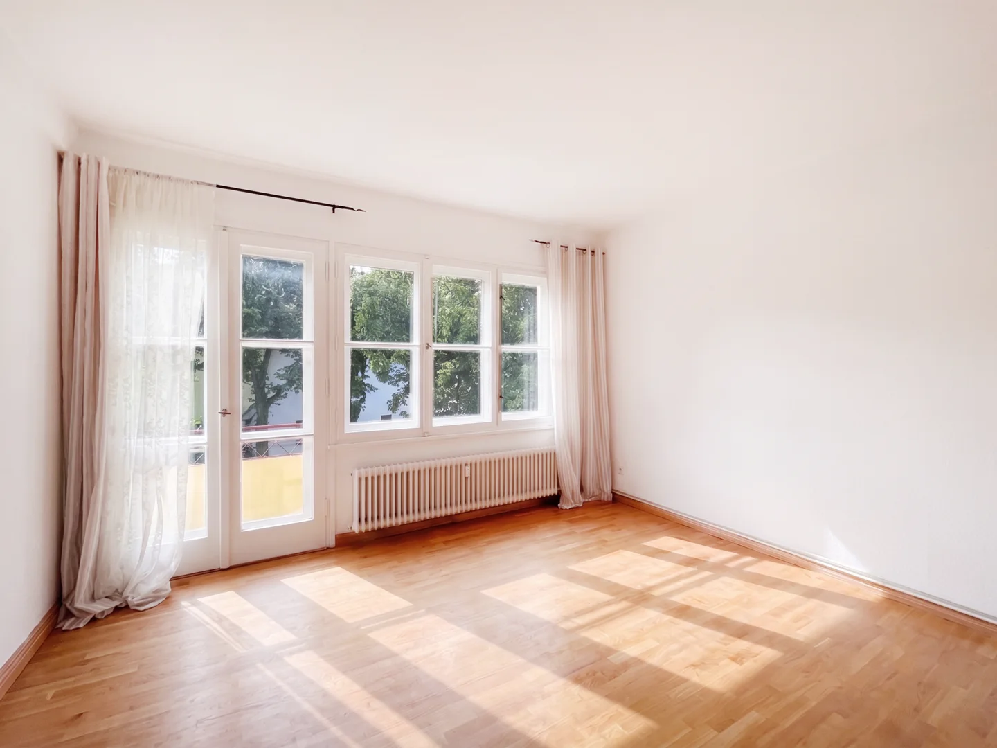 Helle 3-Zimmer-Wohnung mit West-Balkon und Dachterrassenzugang in Schmargendorf - Photo 1