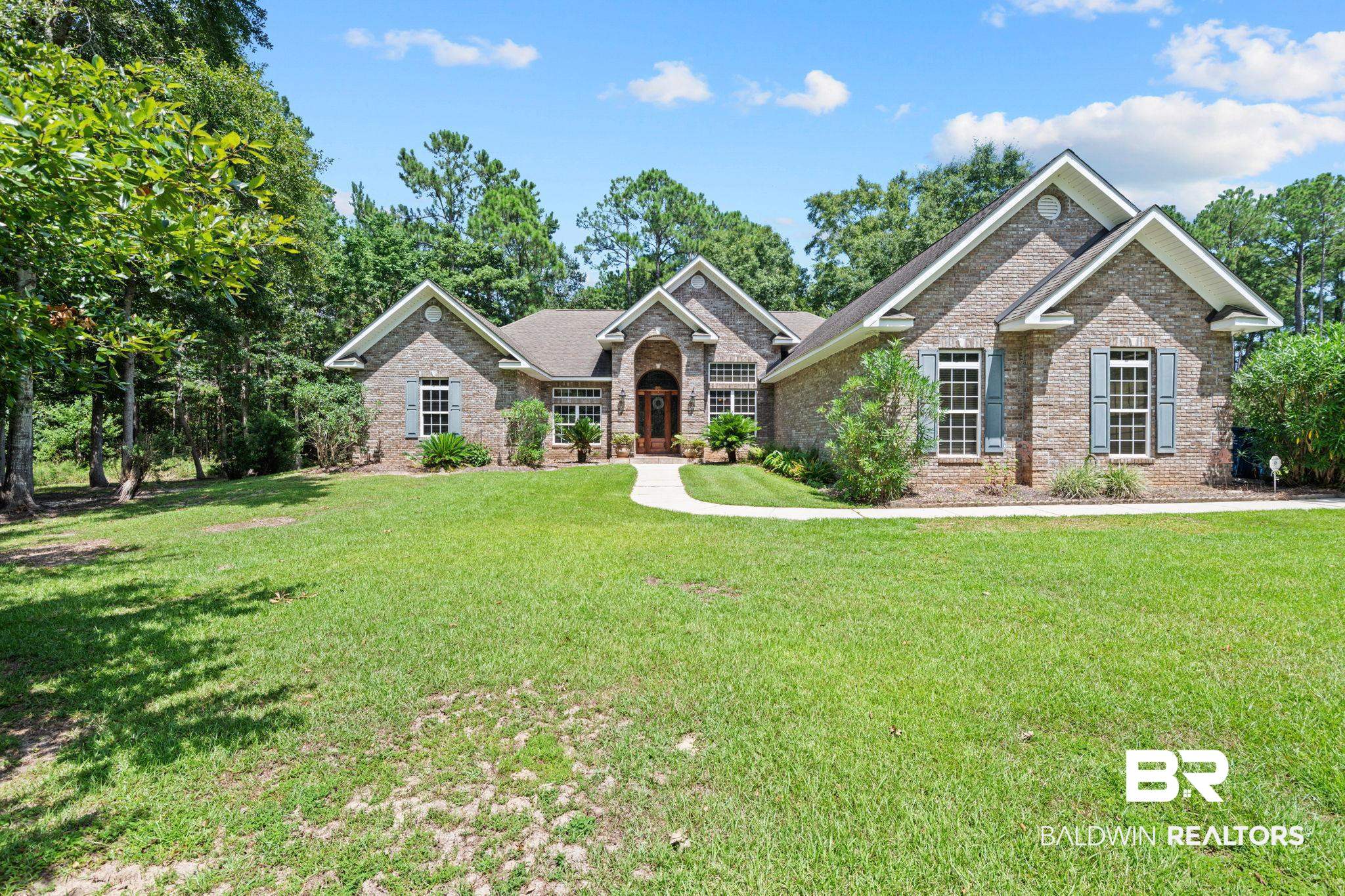 Spacious Custom Home in Martyn Woods