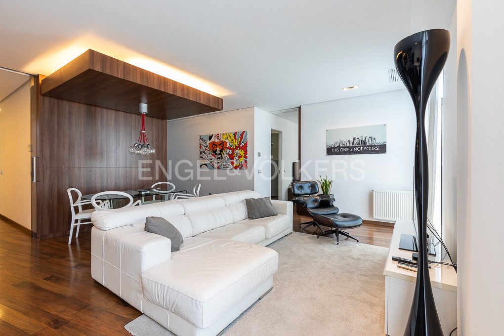 Modern luxury apartment facing "Turia" Park
