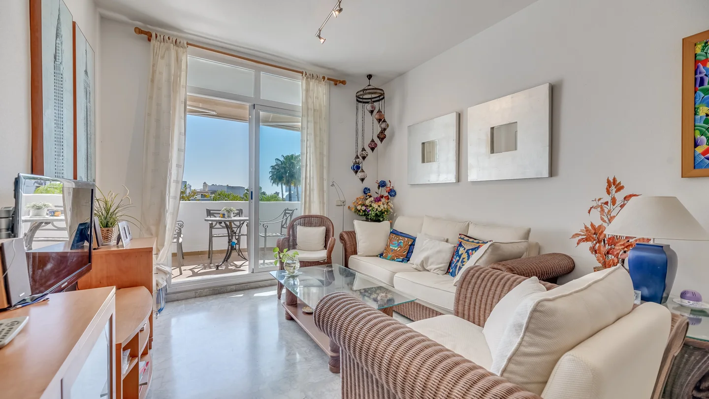 Atemberaubende Penthouse mit Blick und in der Nähe von Annehmlichkeiten in Marbella Real