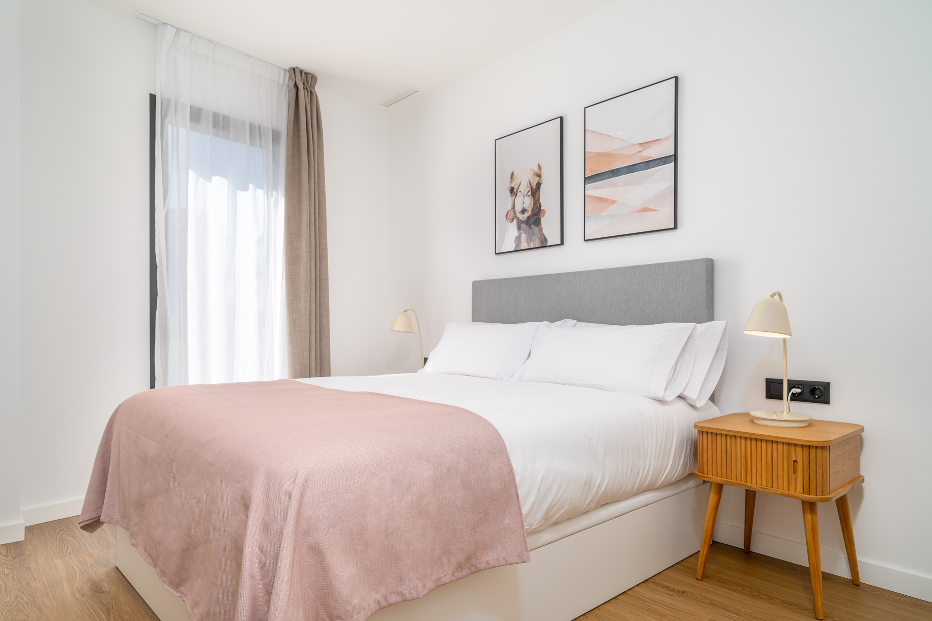 Brand-new furnished apartment with balcony in Collblanc