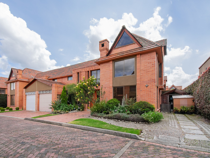 Se arrienda casa remodelada en Chía