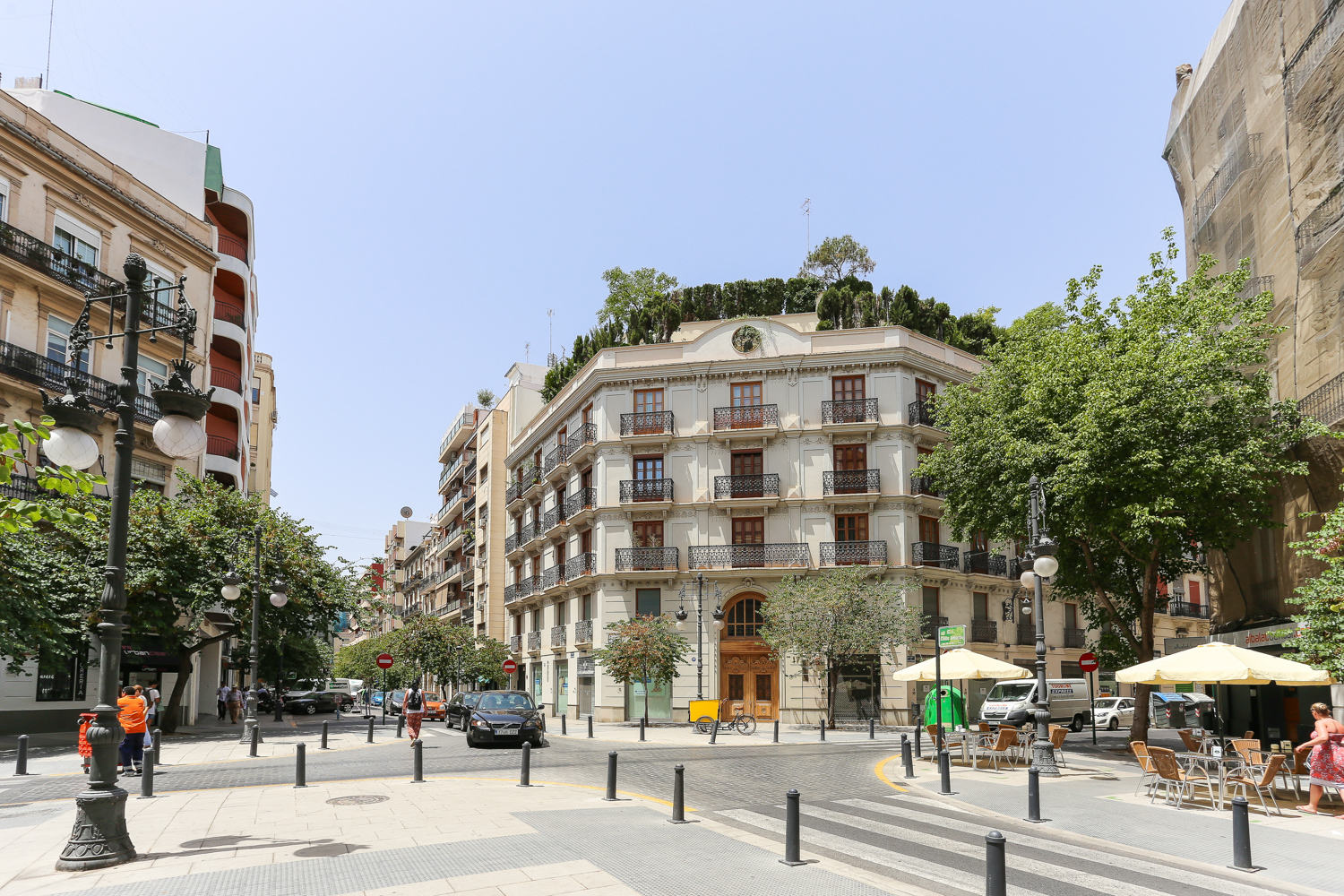 Newly renovated 2-bedroom apartment on Pérez Bayer