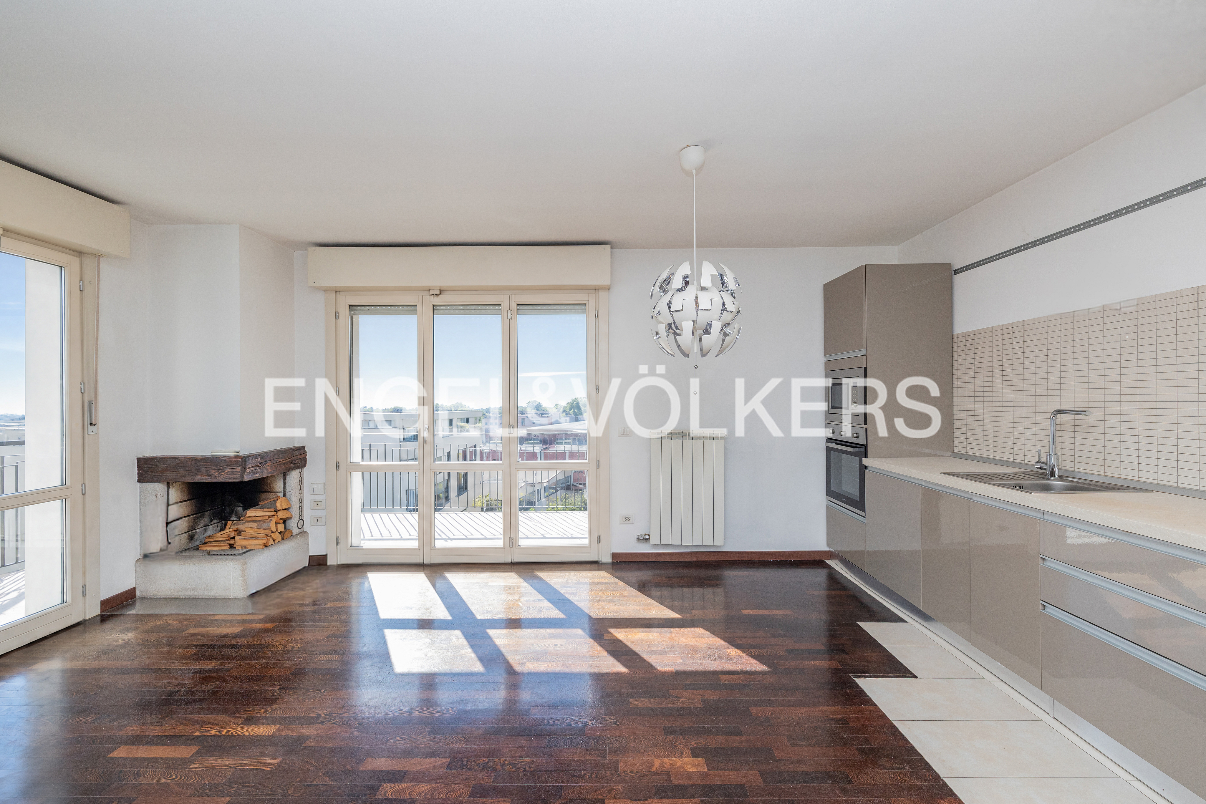Bright one-bedroom apartment with a large terrace and panoramic views – Forlanini area