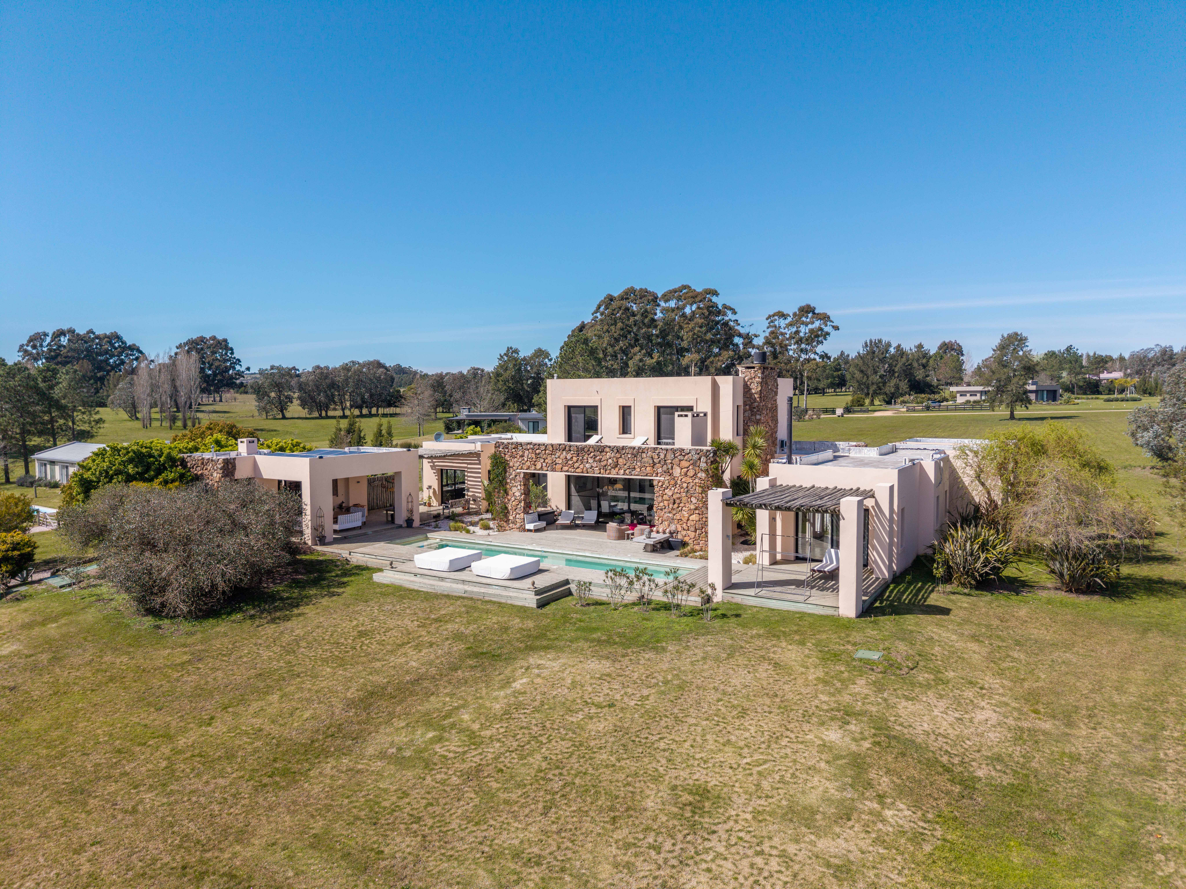 Exquisite Renovated Finca in El Quijote