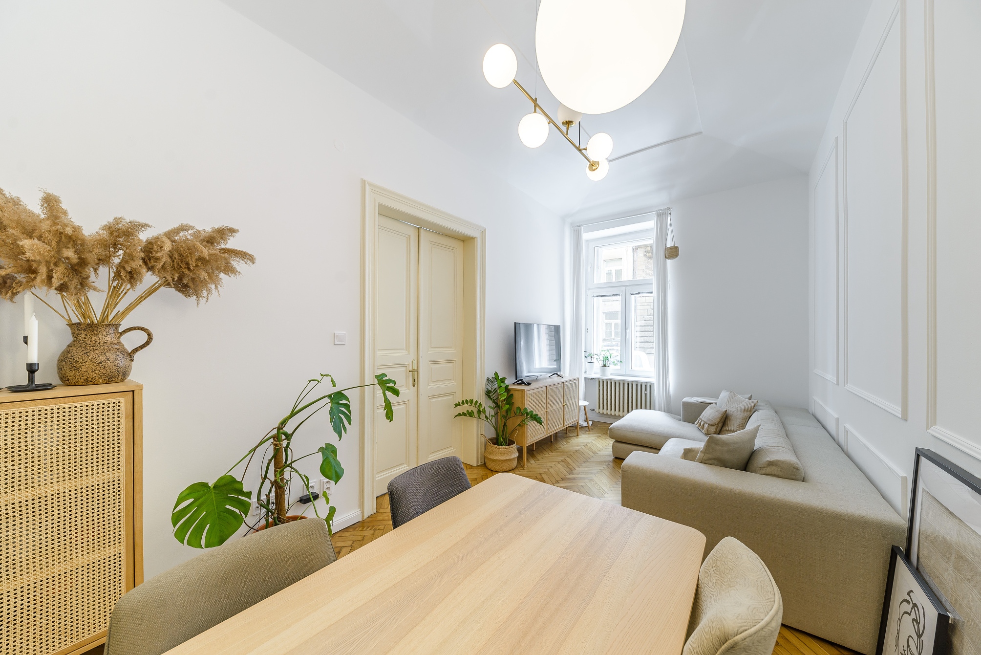Rent an apartment 4+1 in popular part of Smíchov