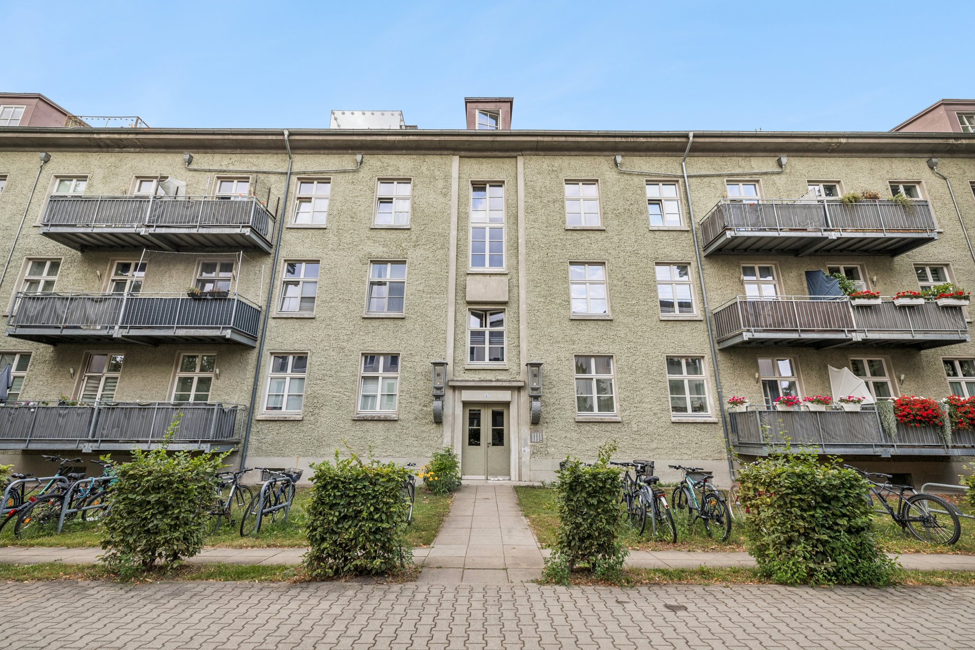 Dachgeschoss-Maisonette mit Balkon und Stellplatz in der denkmalgeschützten Alten Kaserne Karlshorst