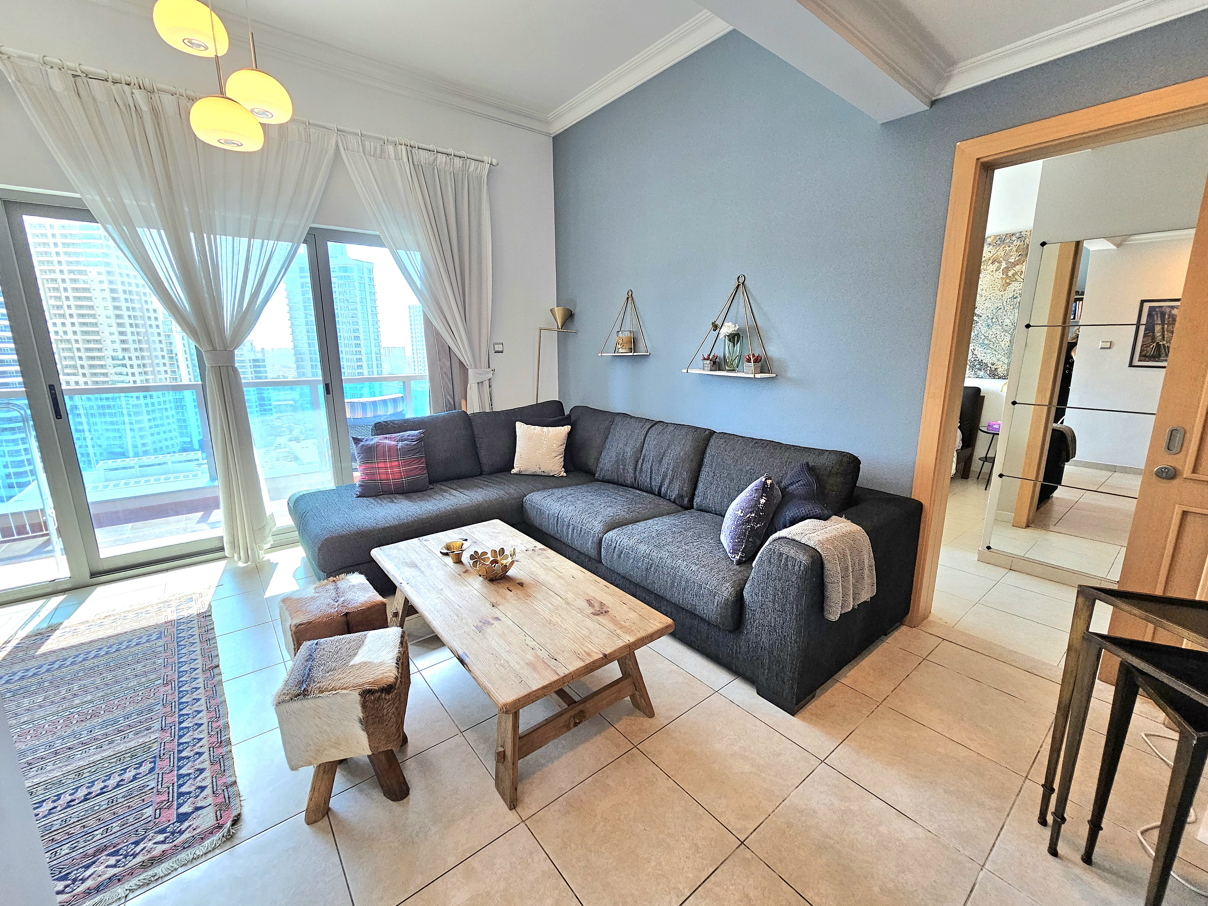 Bills Included | Marina View | Multiple Cheques