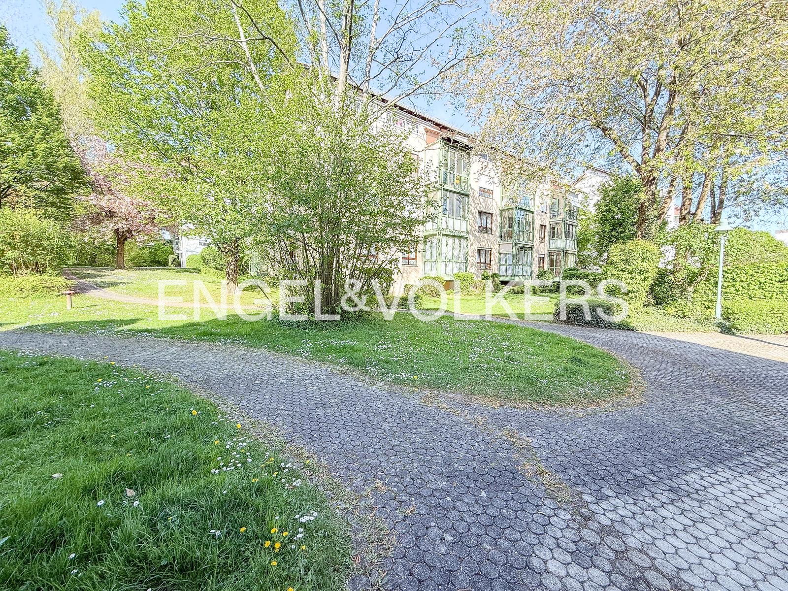 Zur Kapitalanlage: Helle 2-Zimmer Wohnung mit Flair