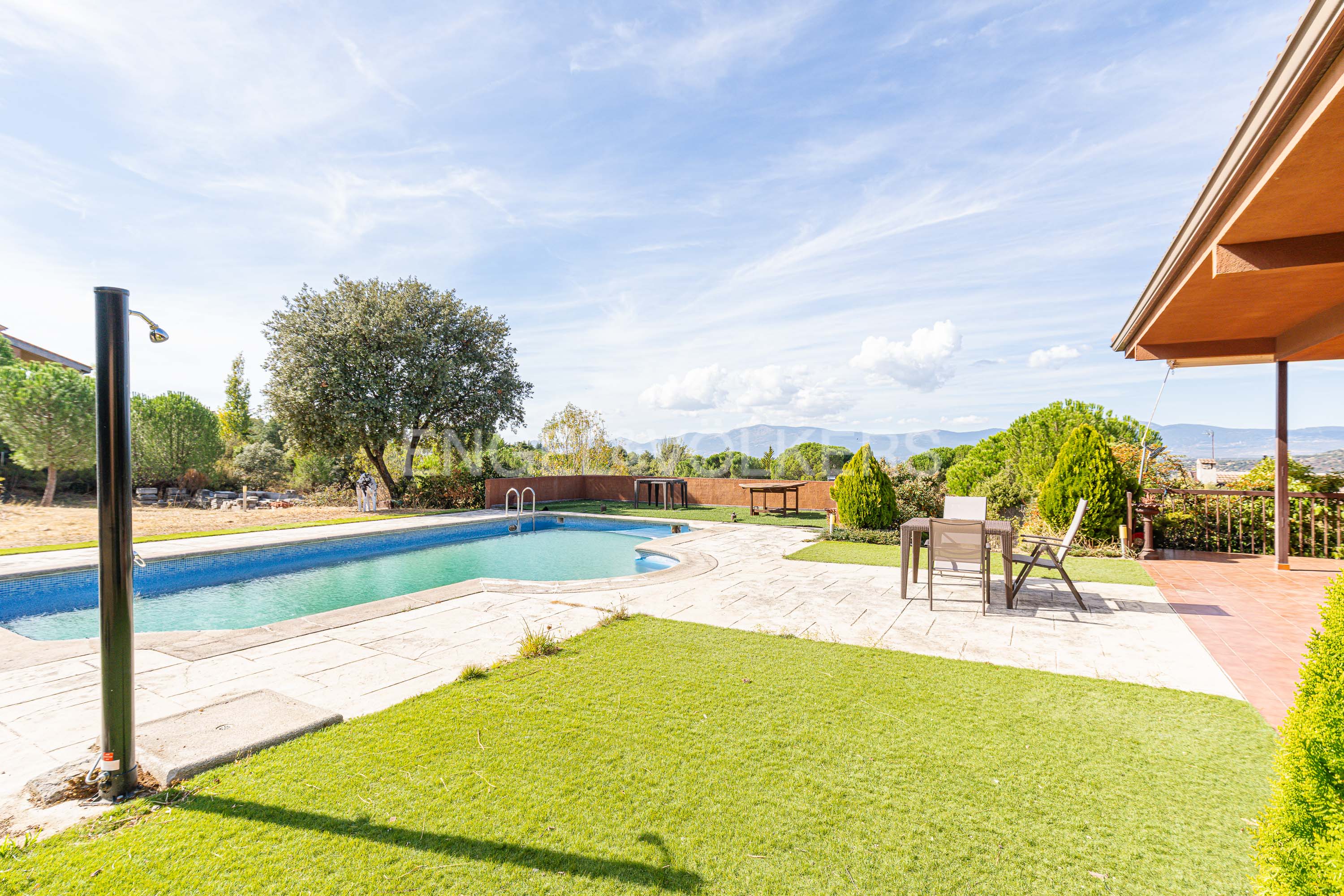 Un refugio de diseño y confort con vistas privilegiadas en Dominio de Fontenebro