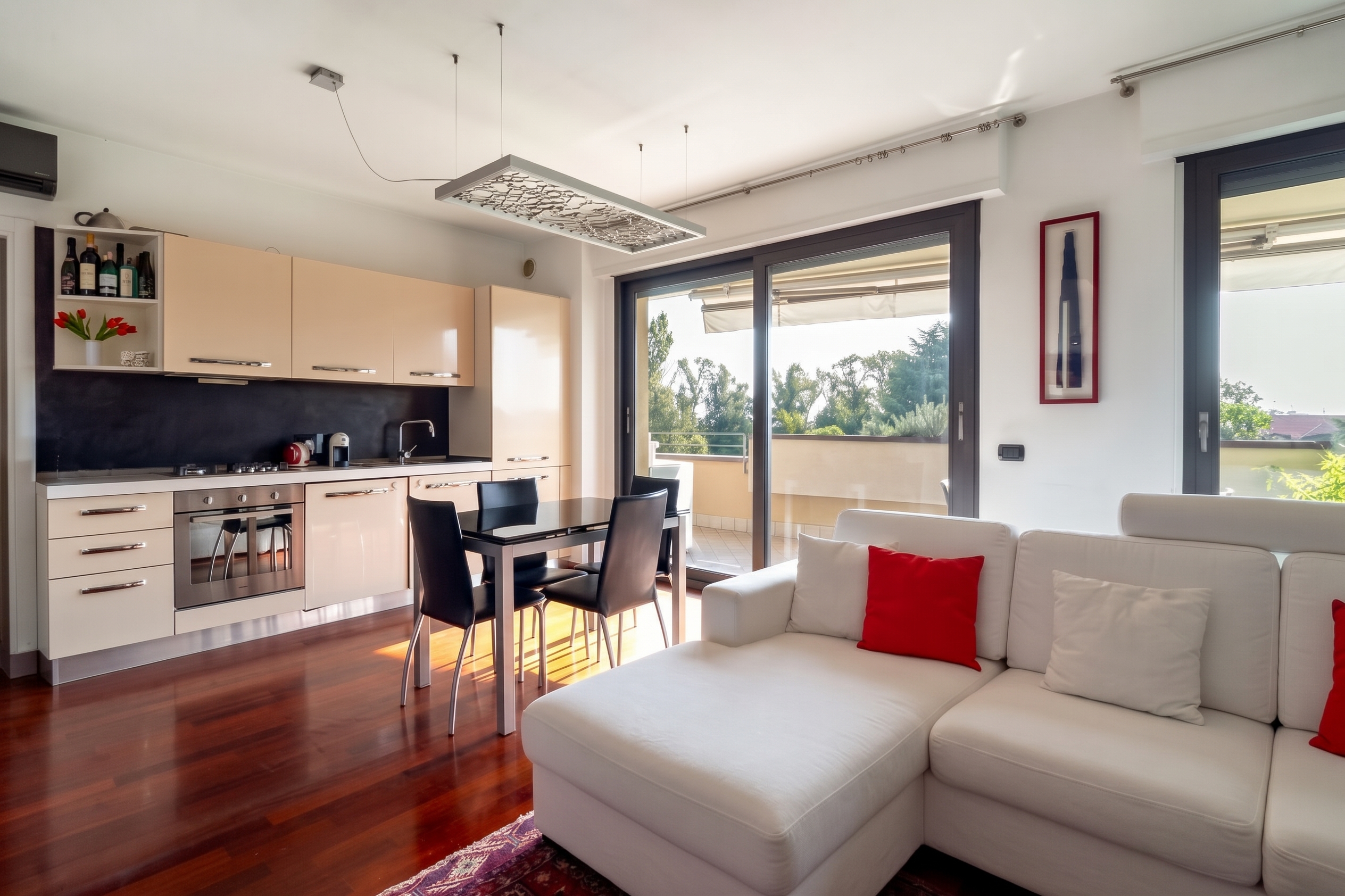 Bright one-bedroom apartment on the fourth floor with a large terrace and garage