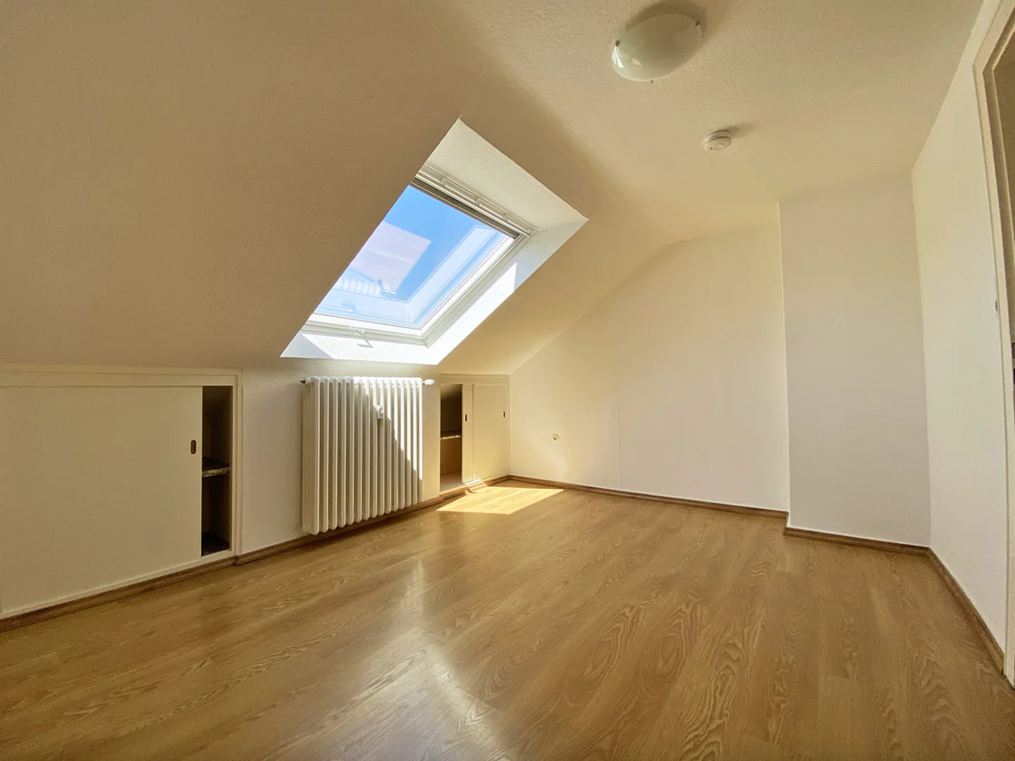 Wohnen über den Dächern von Hildesheim – helle Dachwohnung mit Loggia - Foto 4