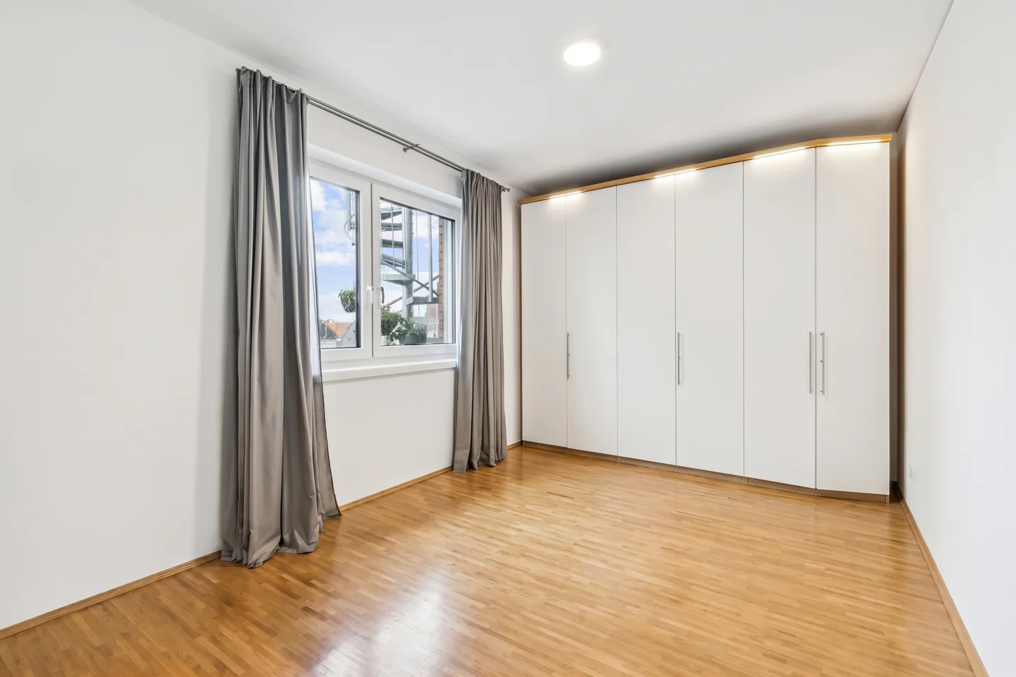 Exklusive 4-Zimmer-Neubauwohnung mit zwei Balkonen - Foto 2
