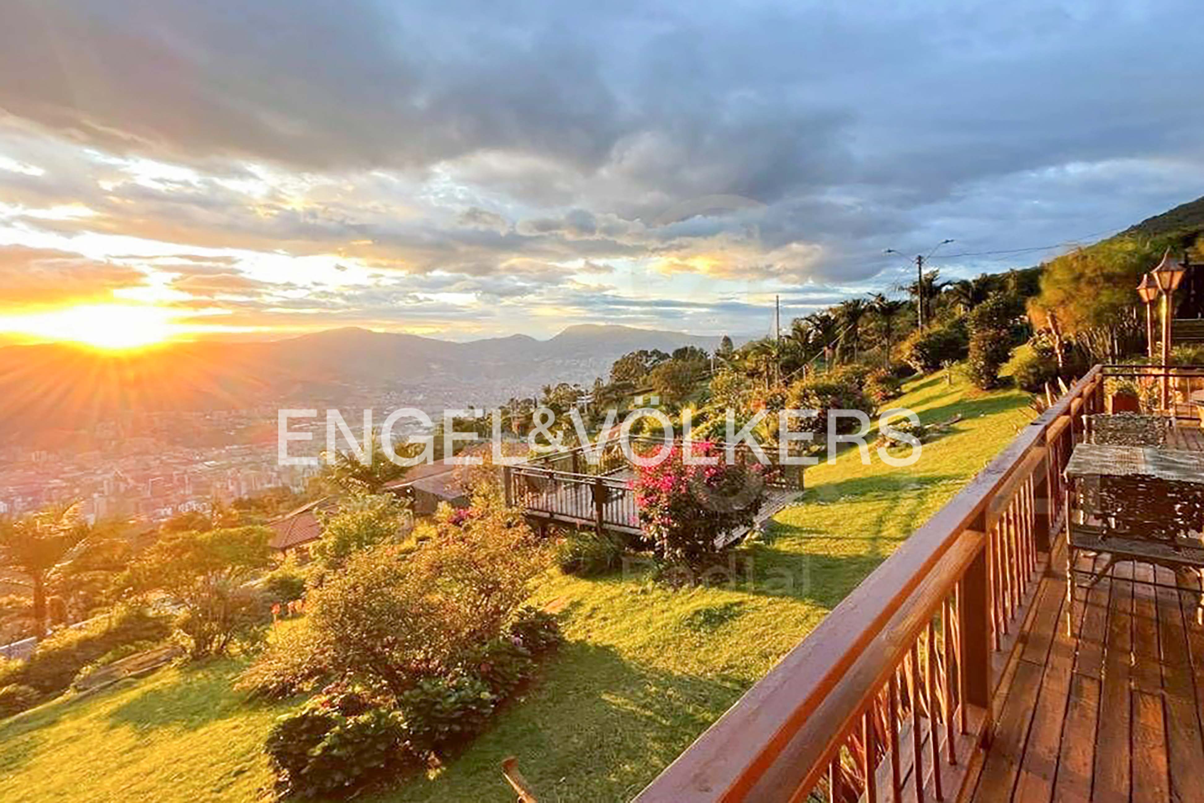 Casa y Lote con vista Panorámica en Las Palmas