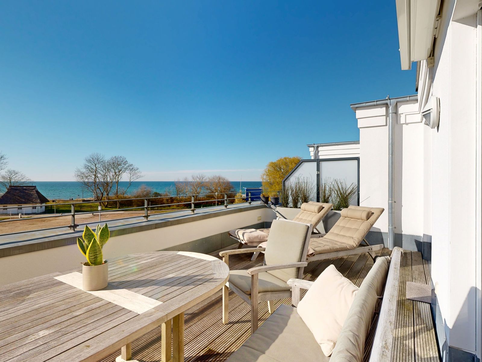Exklusives Apartment mit Meerblick & 35 m²- Dachterrasse an der Ostsee