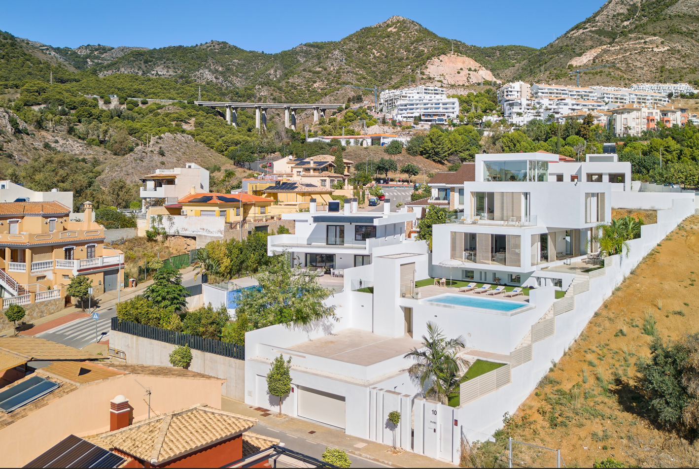Villa de diseño con 6 dormitorios y vistas panorámicas