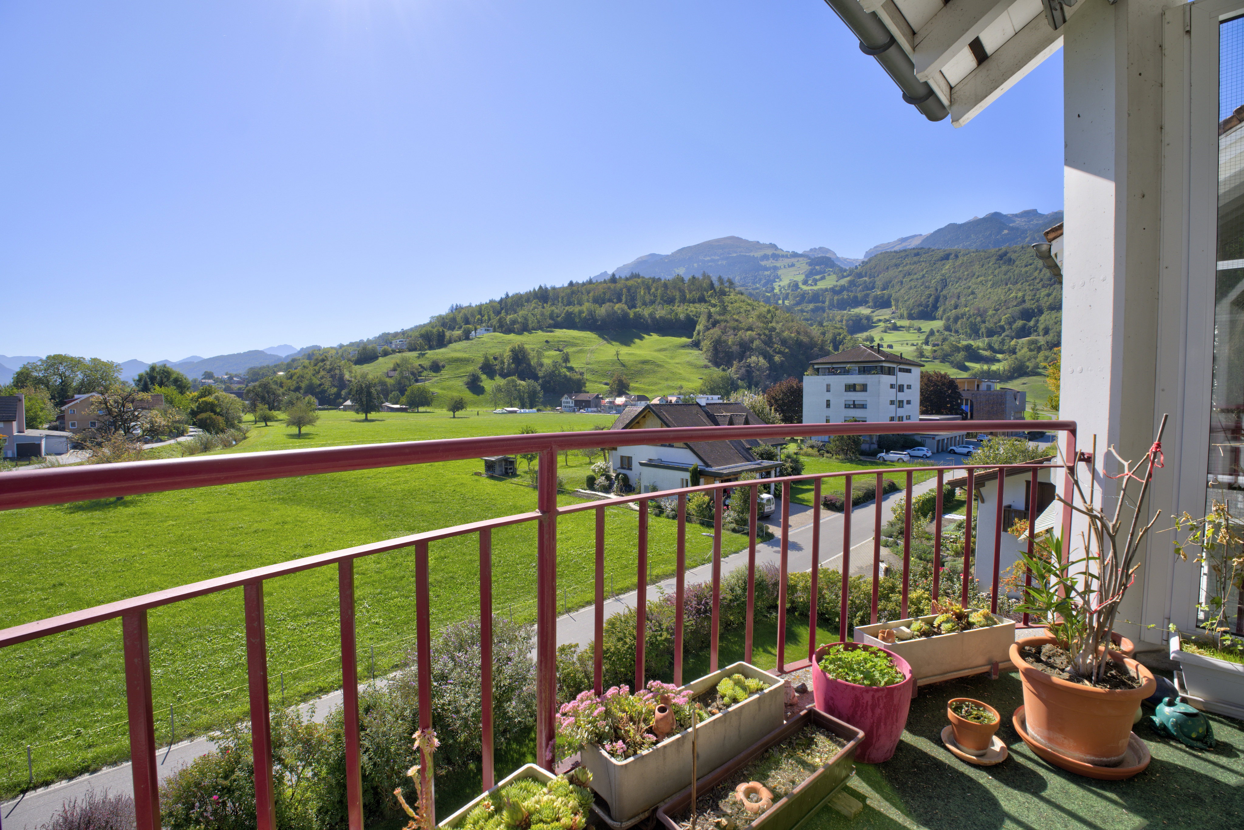 5.5-Zimmer-Maisonettewohnung mit Galerie, Südbalkon und Bergpanorama