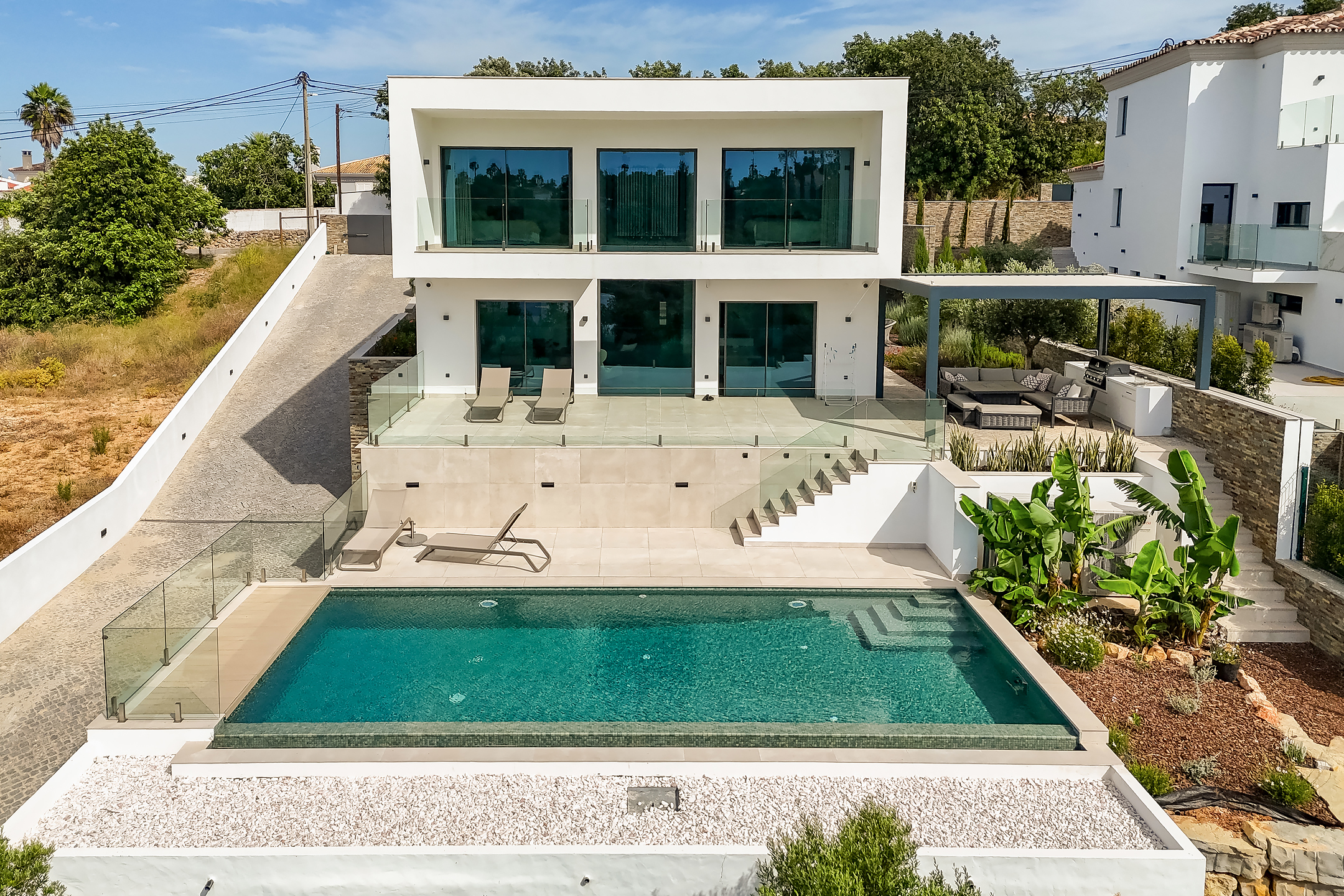 Exceptional Contemporary Villa with Heated Pool and Sea Views in Vale Formoso Hills