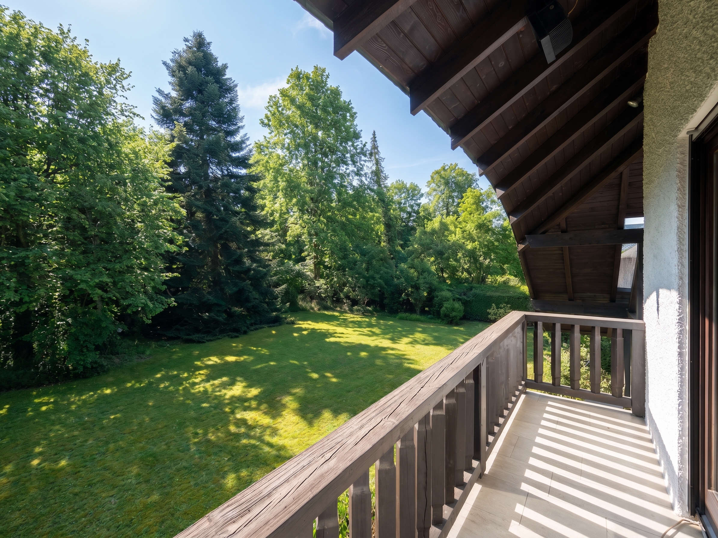 Space for 2 single-family homes: Plot
(1,474 m²) with versatile development options