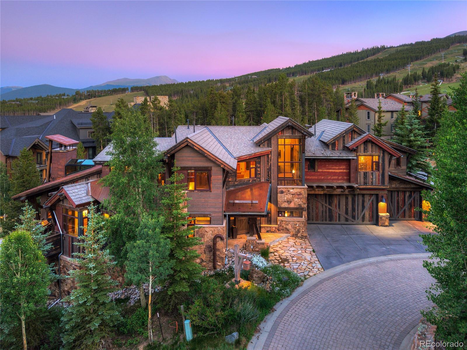 An Irreplaceable Peak 8 Slope Side Masterpiece