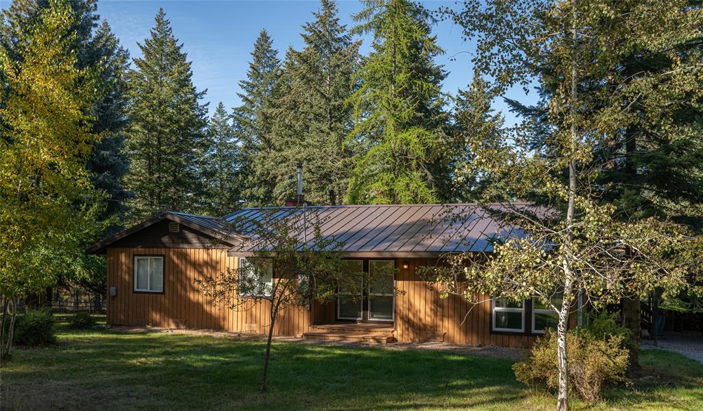 Mountain Views, Pond, and Privacy!