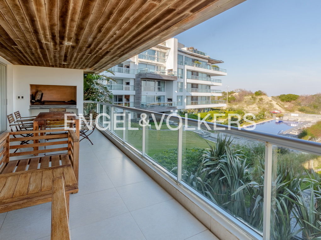 Modern apartment in Playa Brava