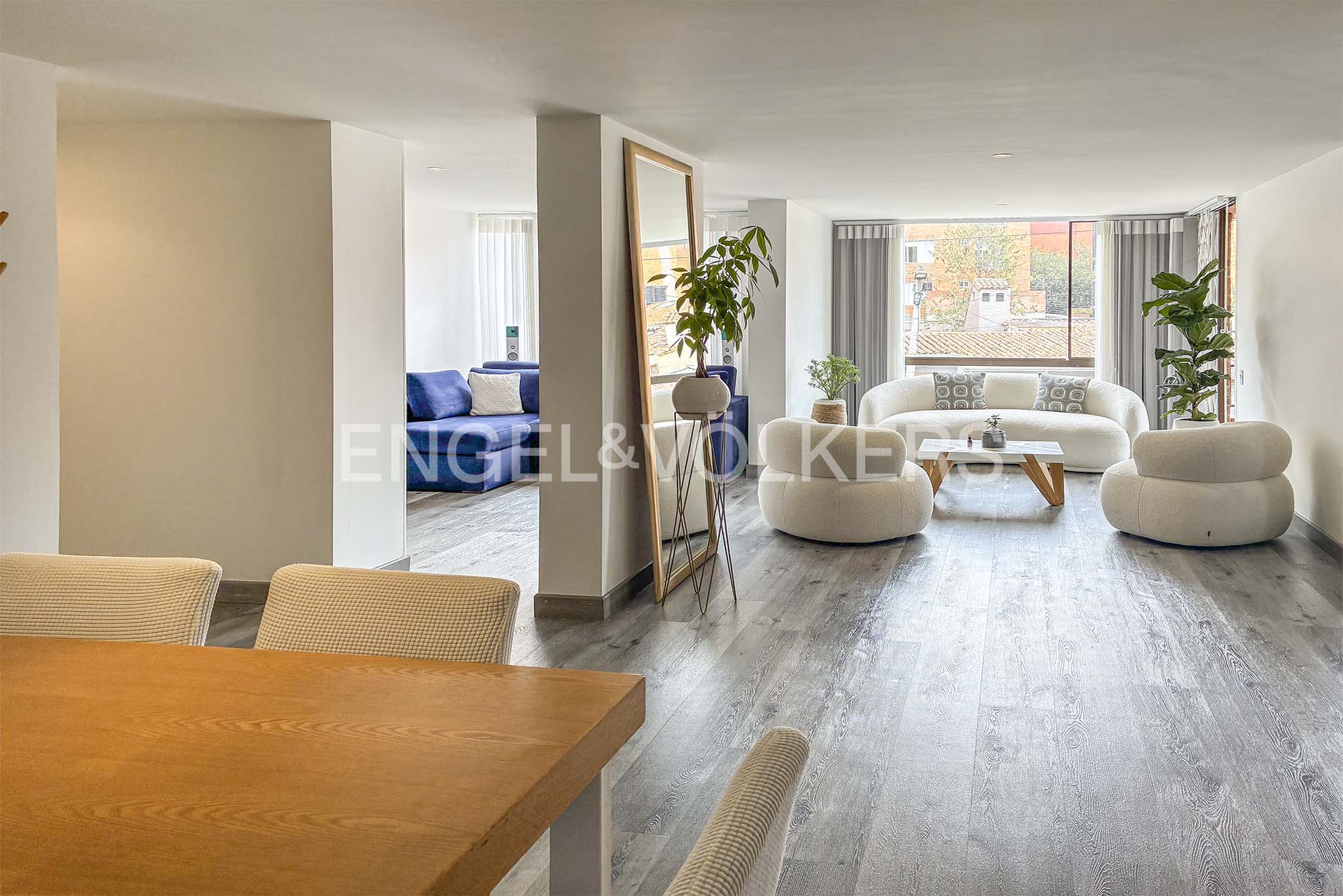 Apartamento con balcón para venta en Santa Bárbara