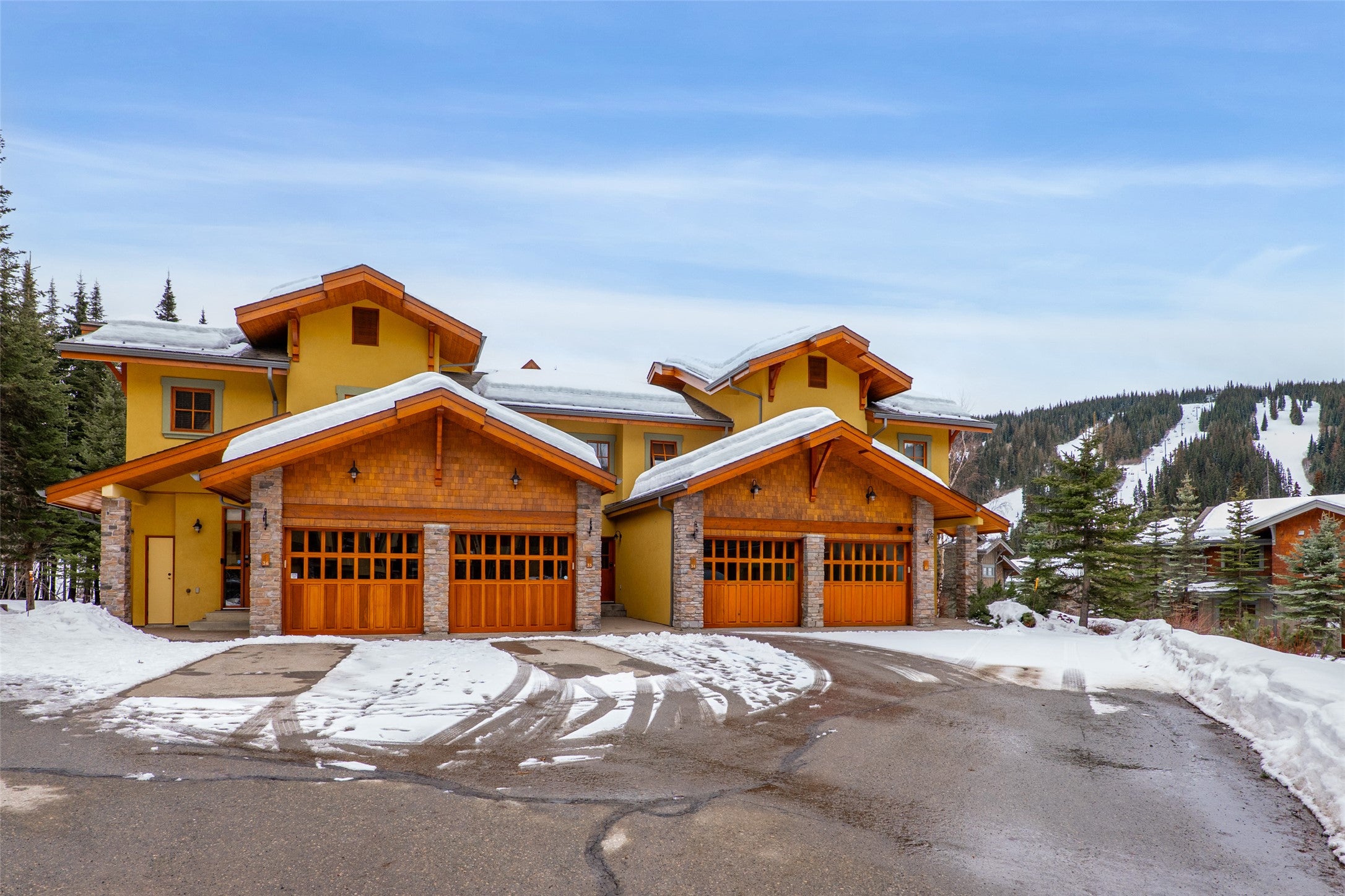 Beautifully Updated, Ski-In/Ski-Out Townhome