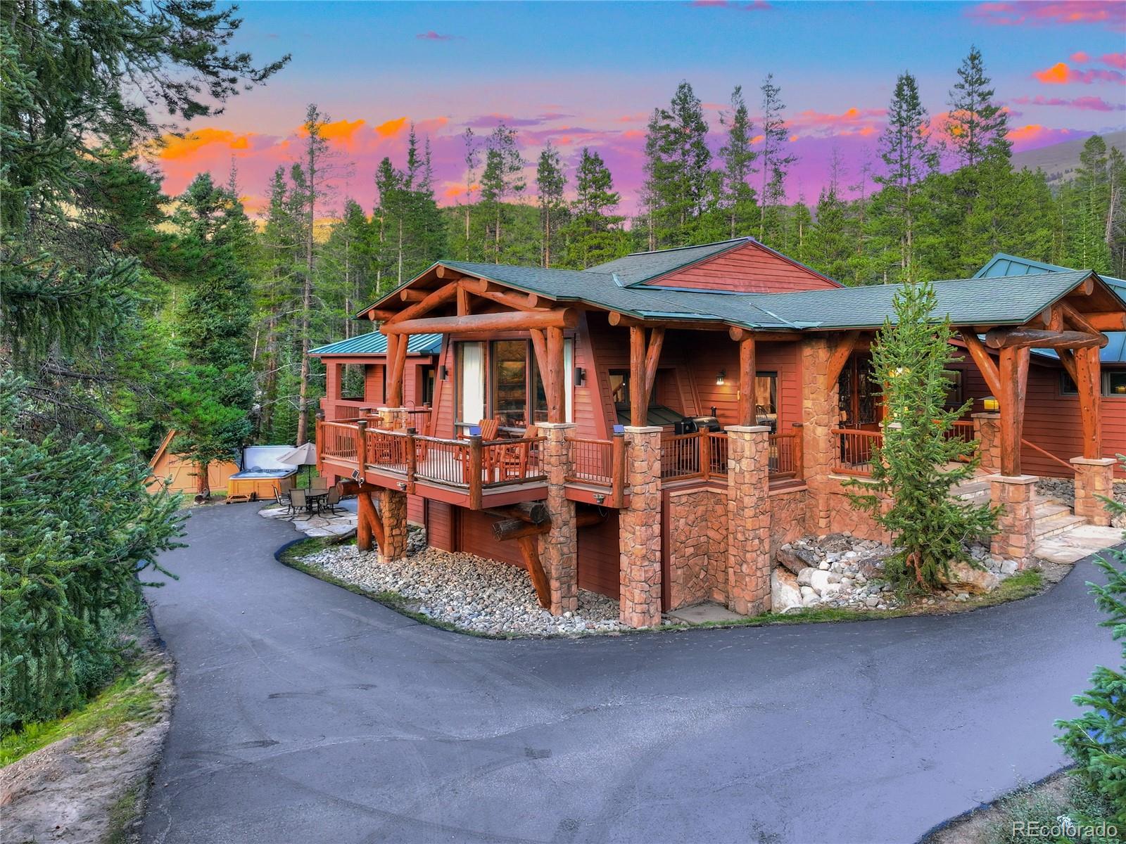 Red Fox Lodge: Chic Modern Mountain Sanctuary