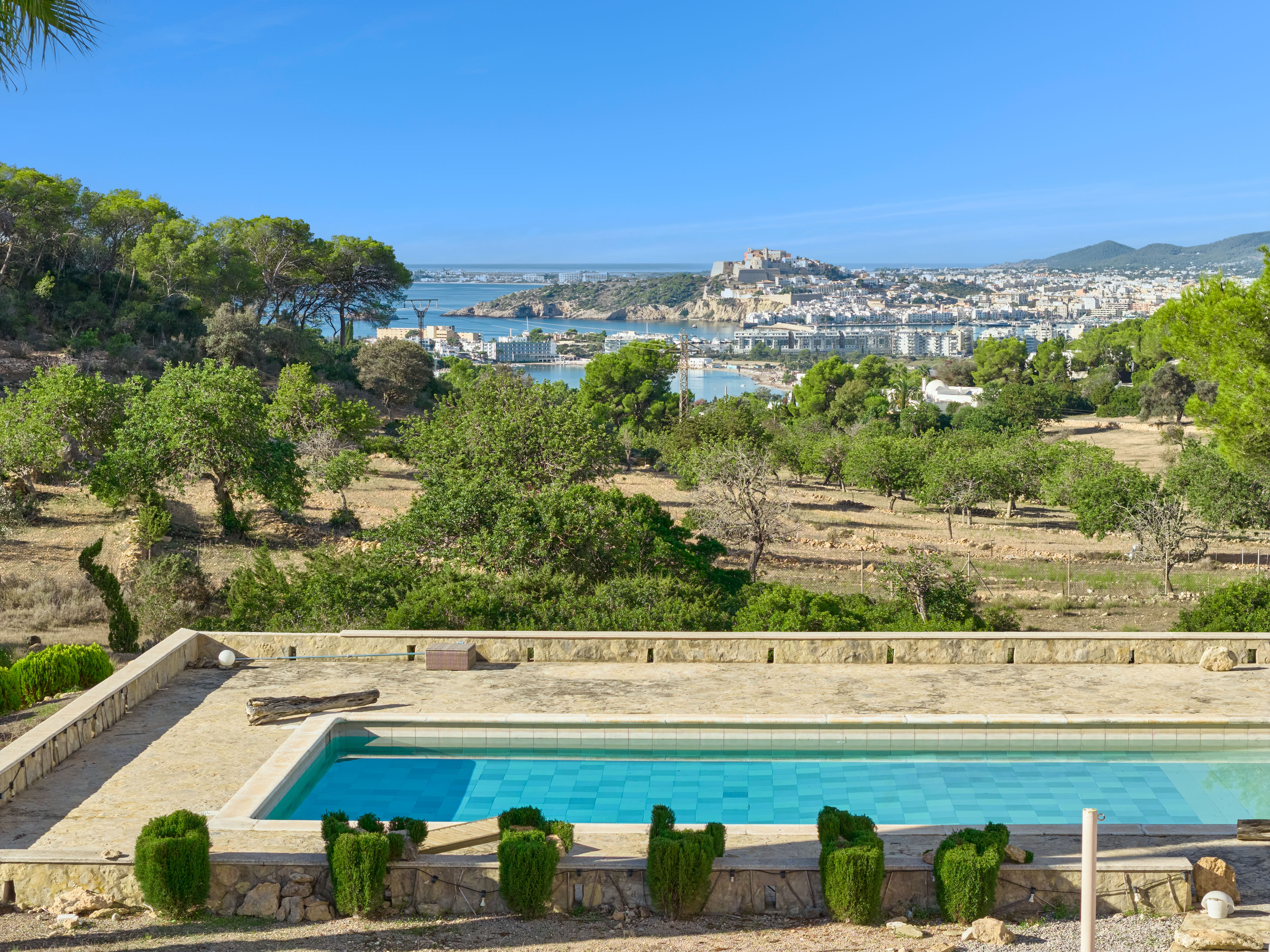 Finca espaiosa amb vistes al mar prop d’Eivissa ciutats