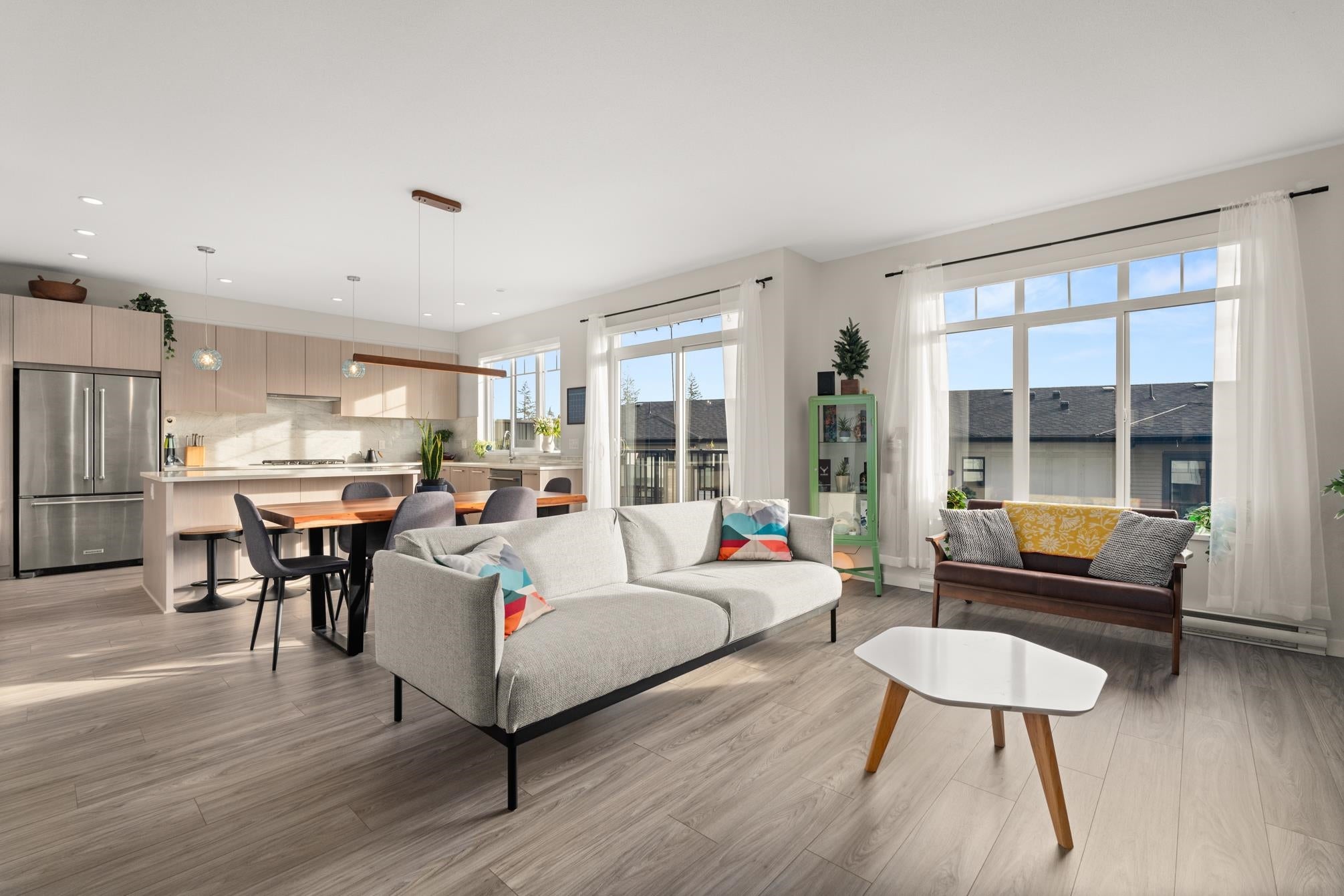 Lovely 4-Bedroom, 3.5 Bath Townhome in Burke Mountain!