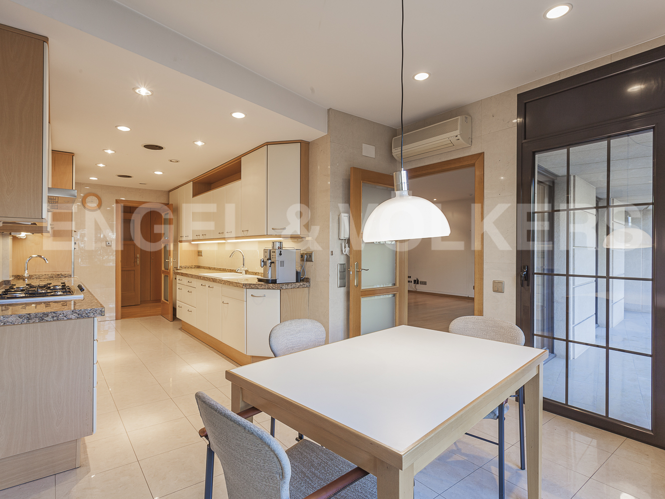 Spectacular flat in the centre