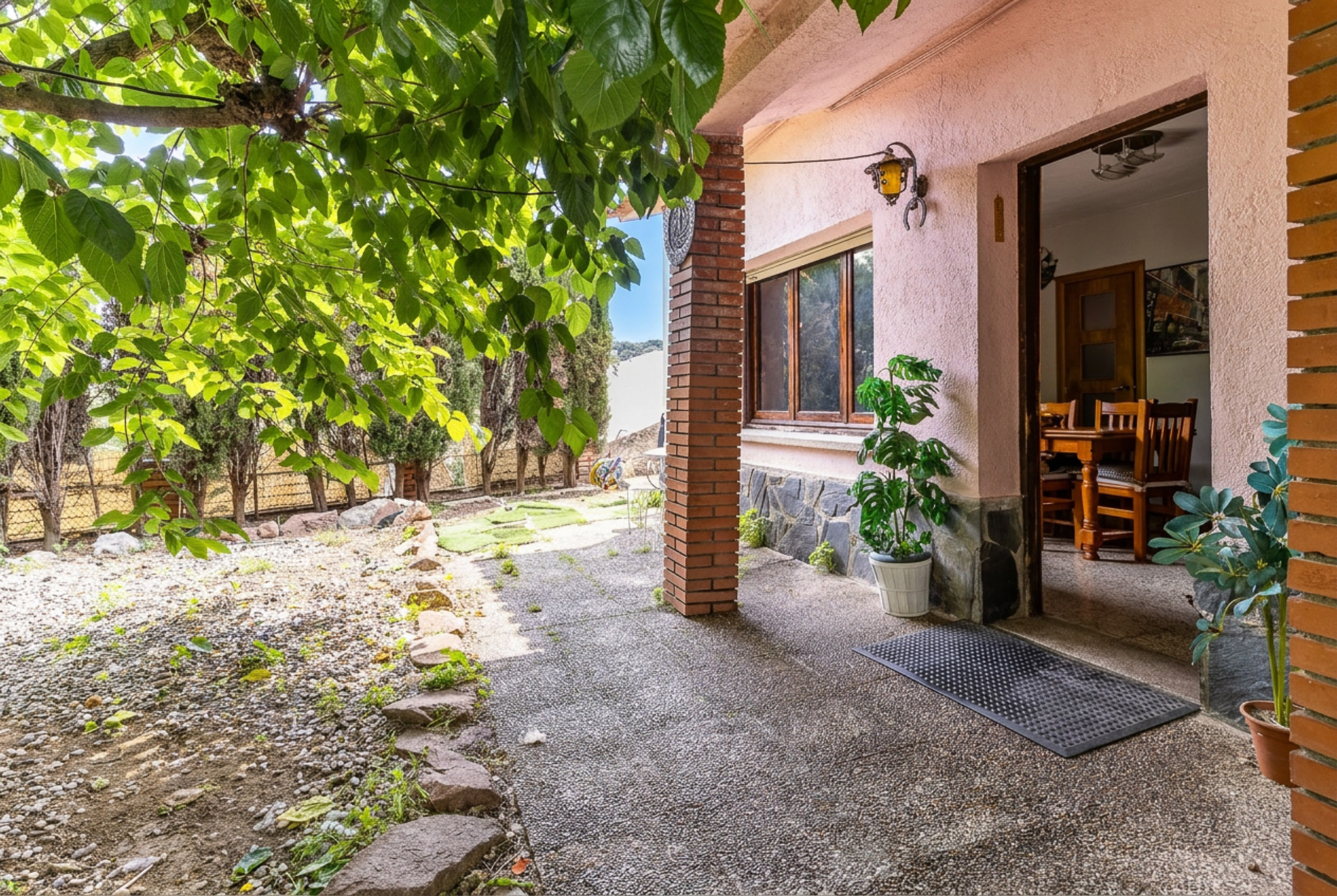 4-bedroom single-story house with garden in La Baronia del Montseny