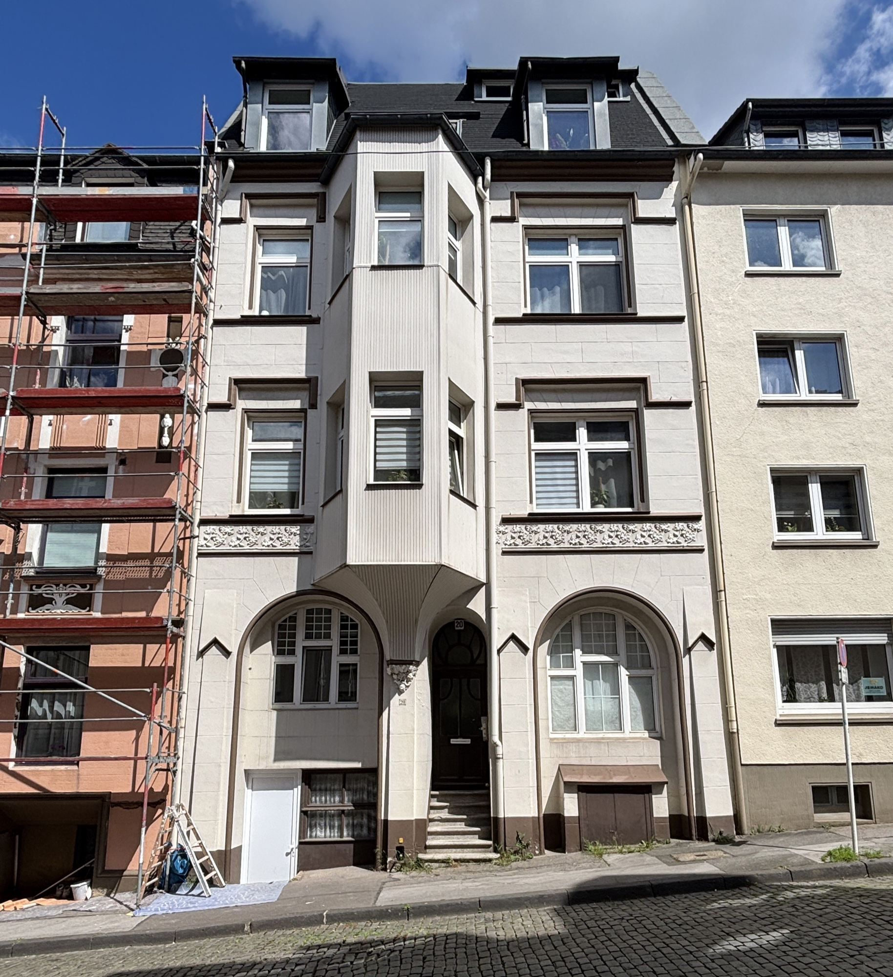 Mehrfamilienhaus
