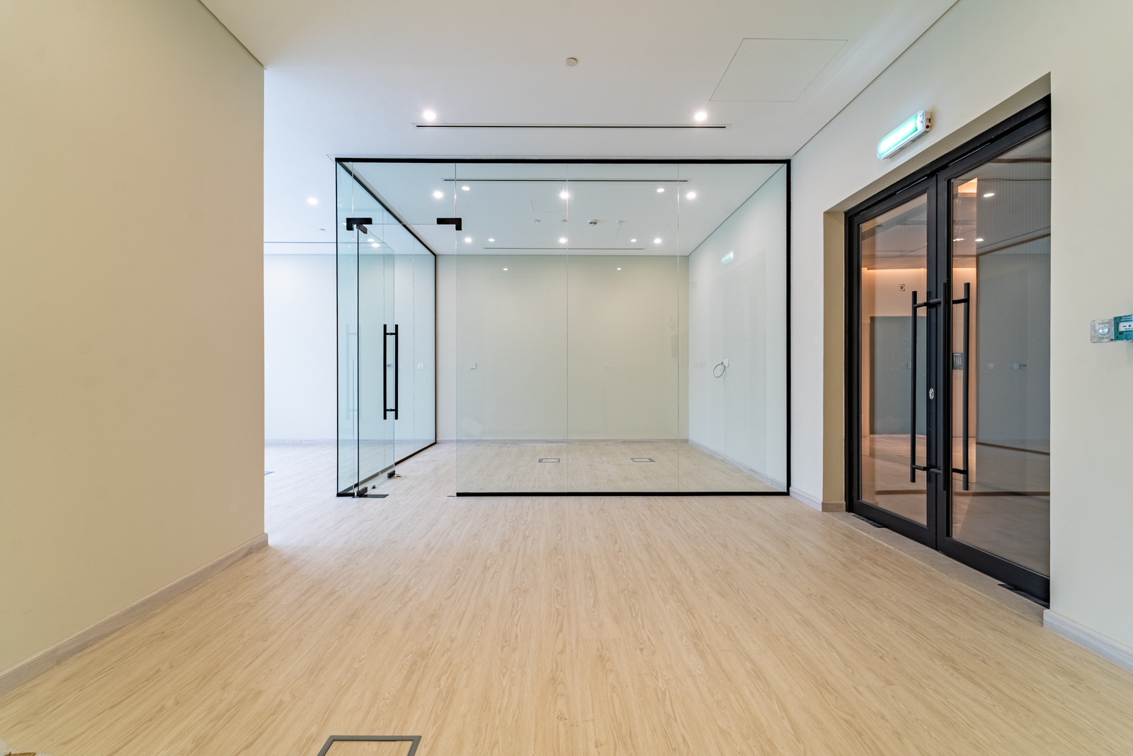 Exclusive | Vacant | Rooms I Brand New