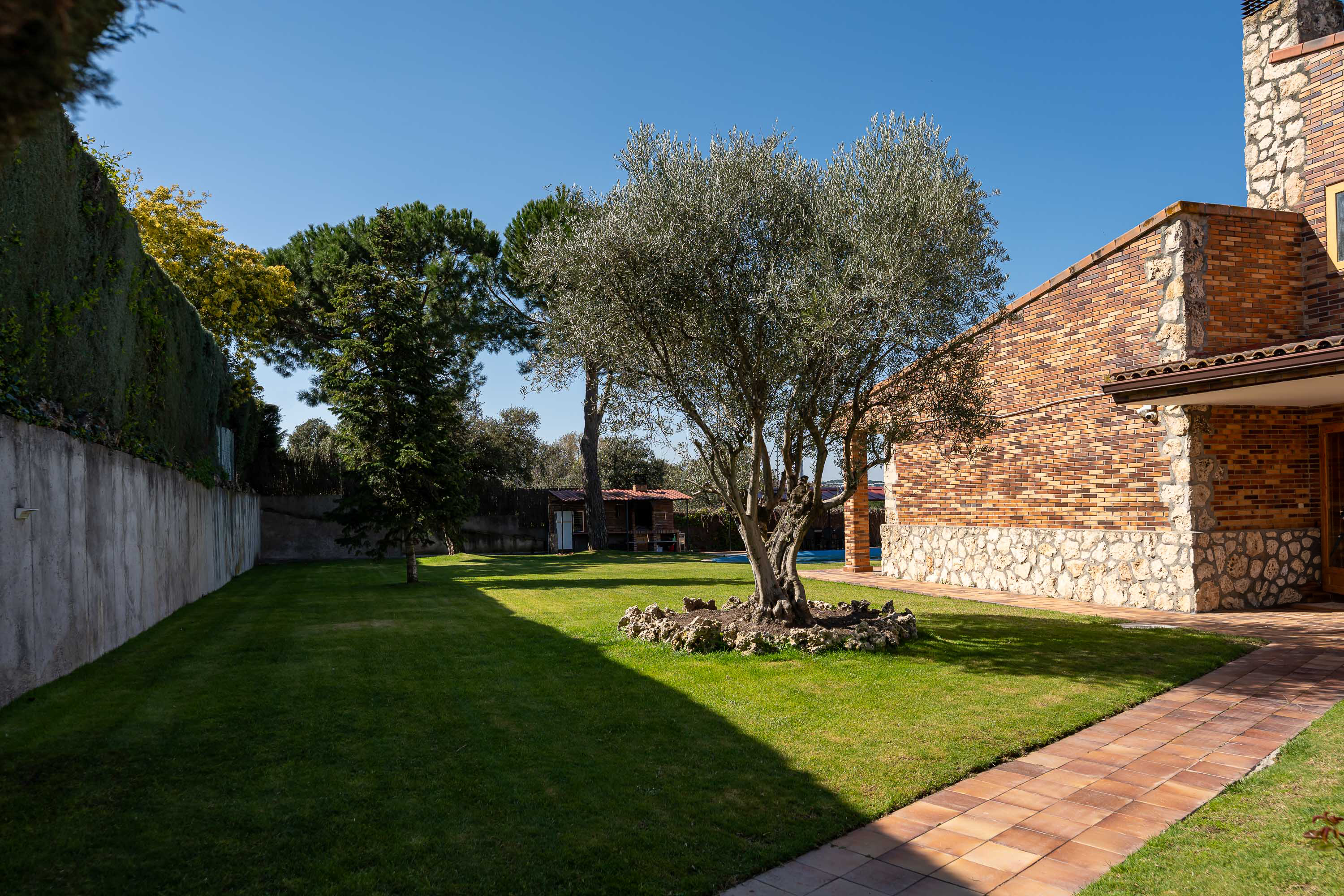 Exclusive Single-Family Home with panoramic views of the Sierra de Madrid in Soto de Viñuelas