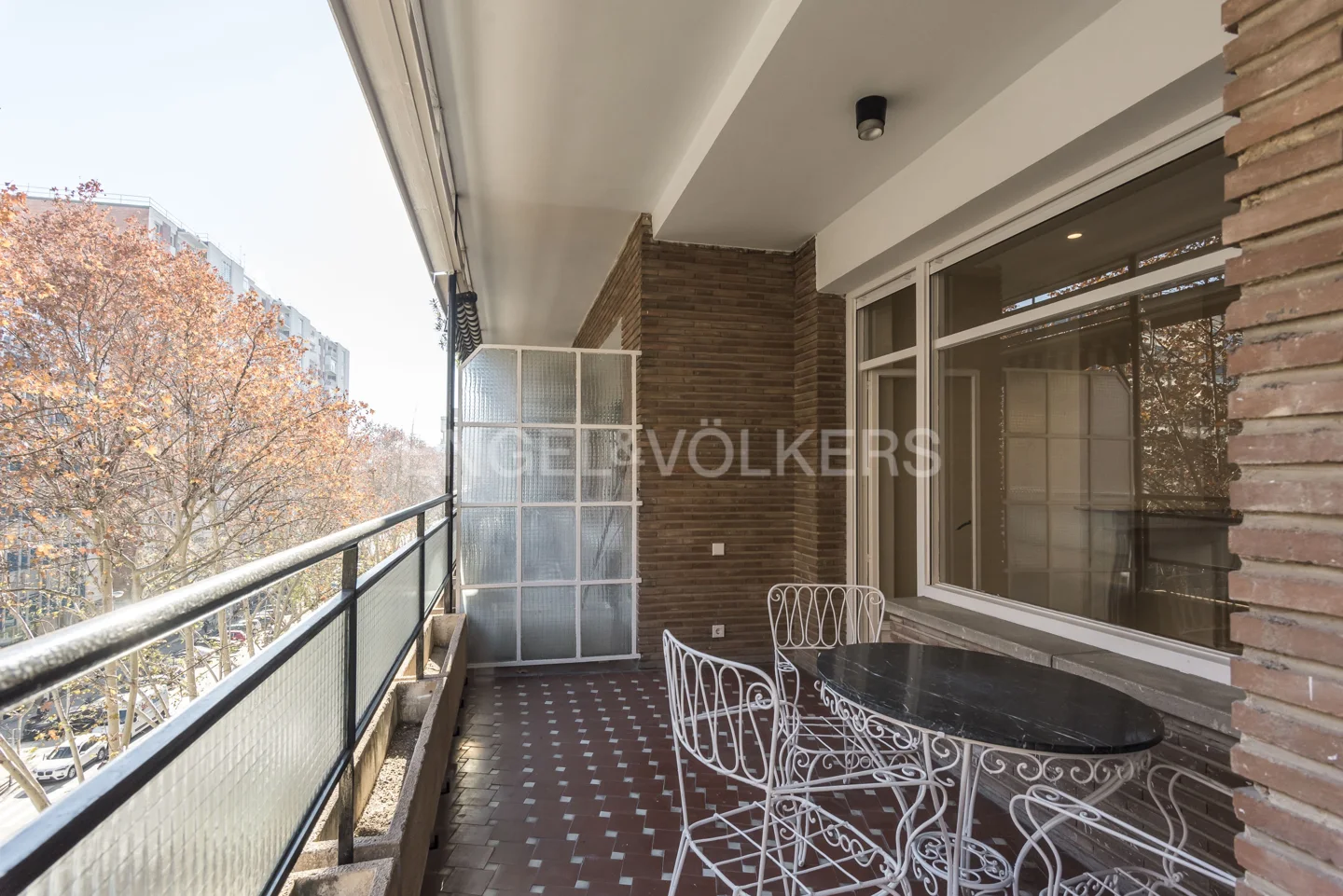 Spacious, renovated apartment with a terrace  in Chamartin